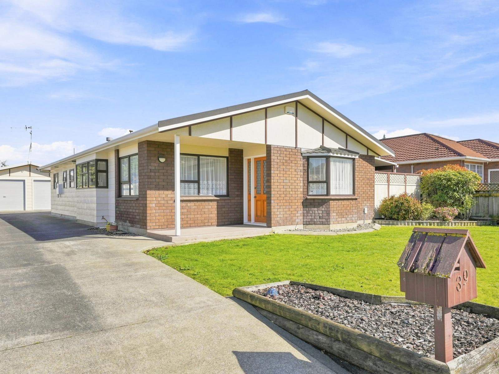 39 Treadwell Street, Springvale