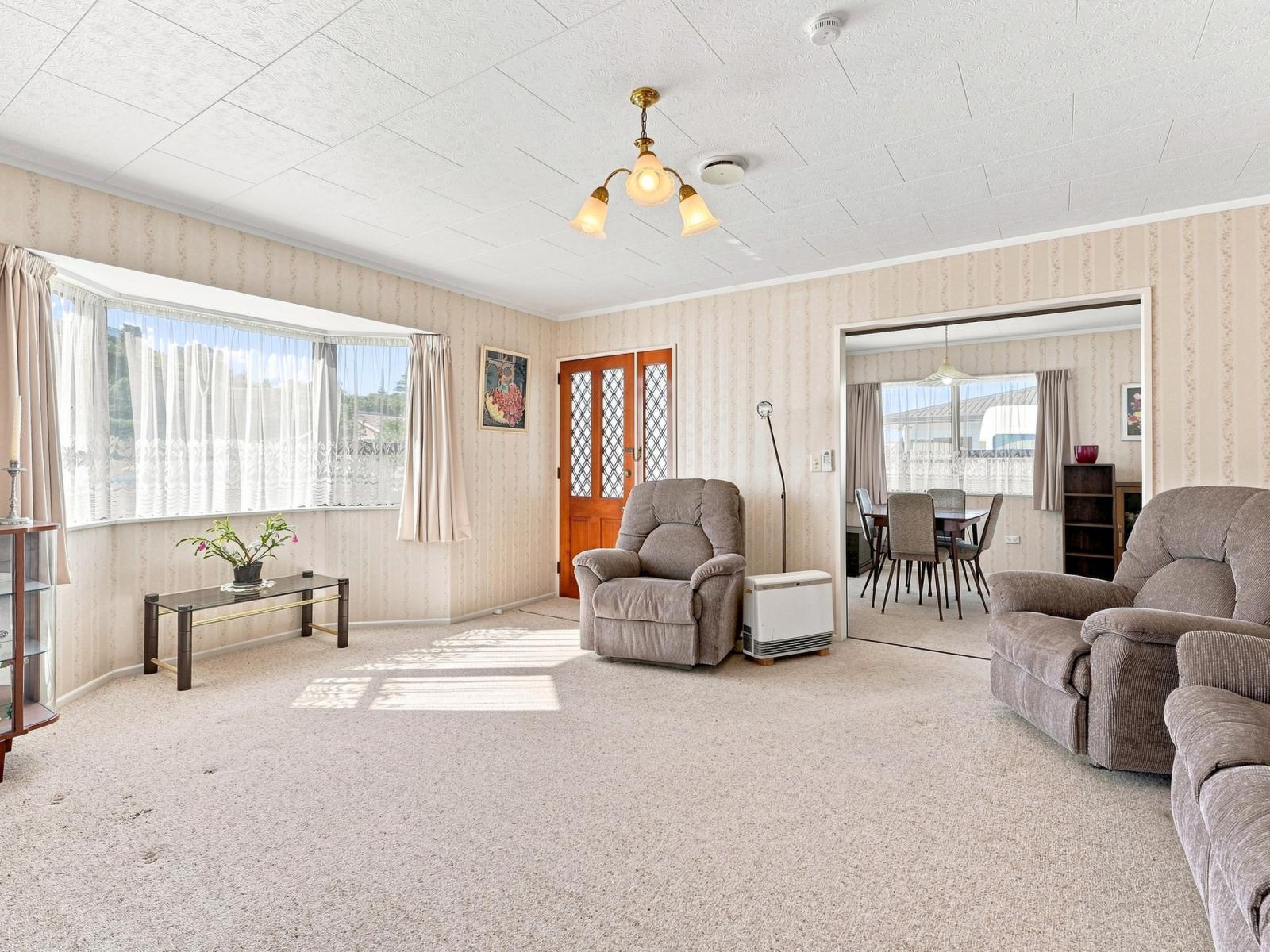 39 Treadwell Street, Springvale