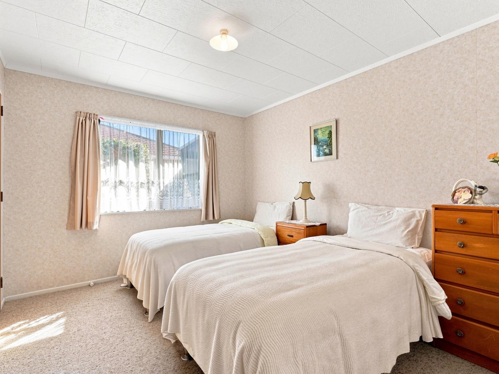 39 Treadwell Street, Springvale