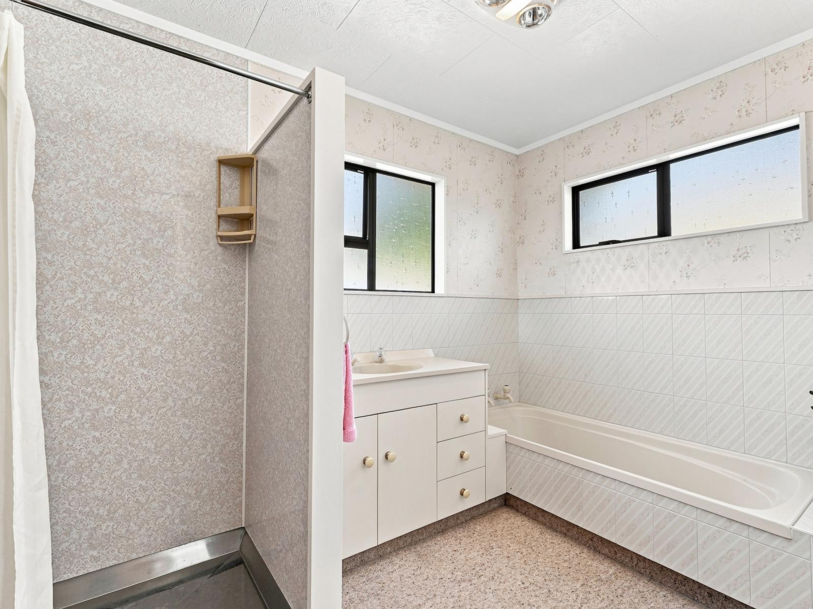 39 Treadwell Street, Springvale