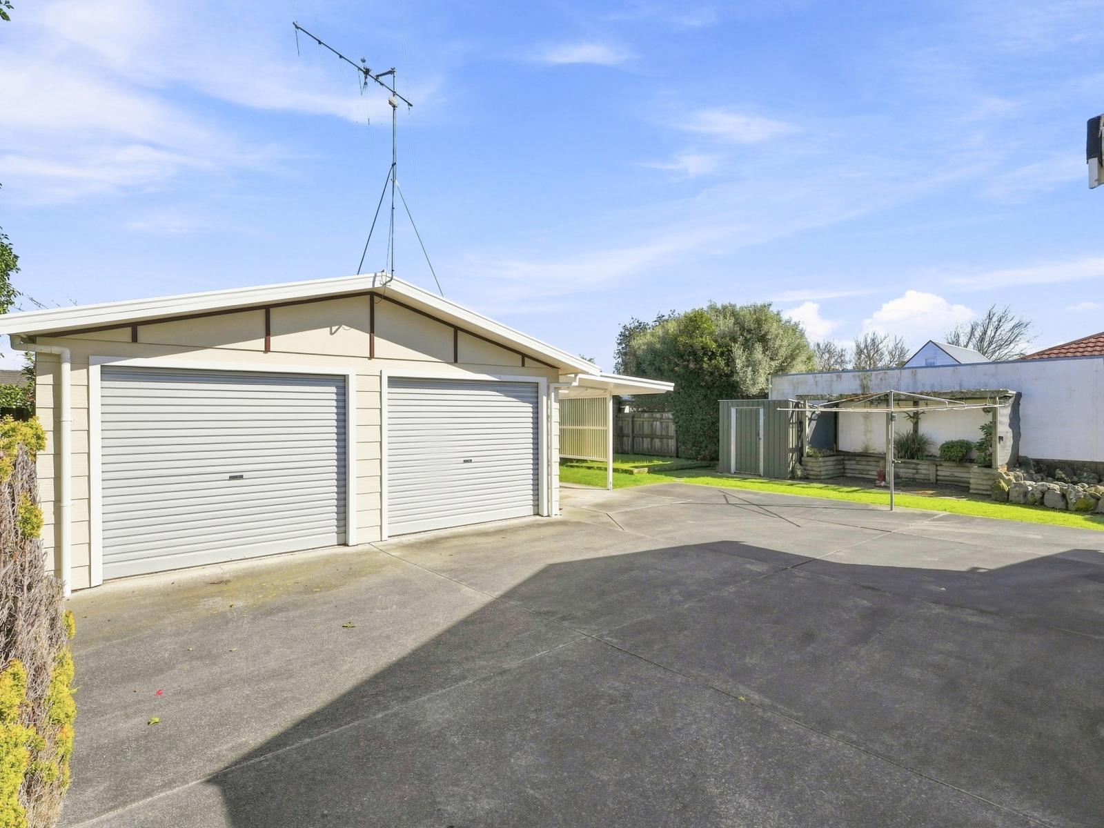 39 Treadwell Street, Springvale