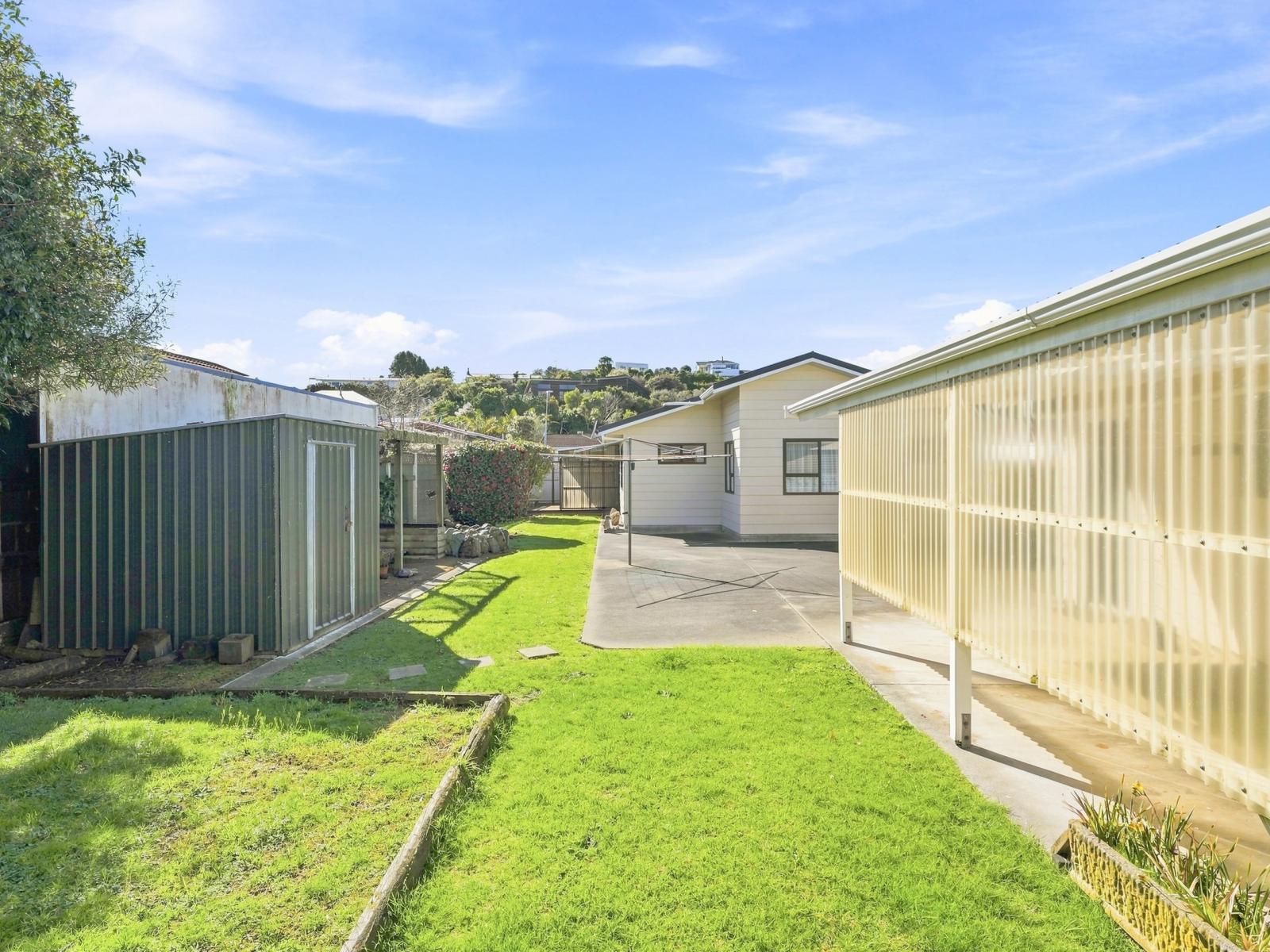 39 Treadwell Street, Springvale