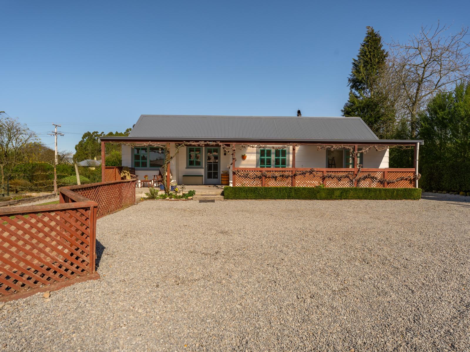 590 Woodbury Road, Woodbury