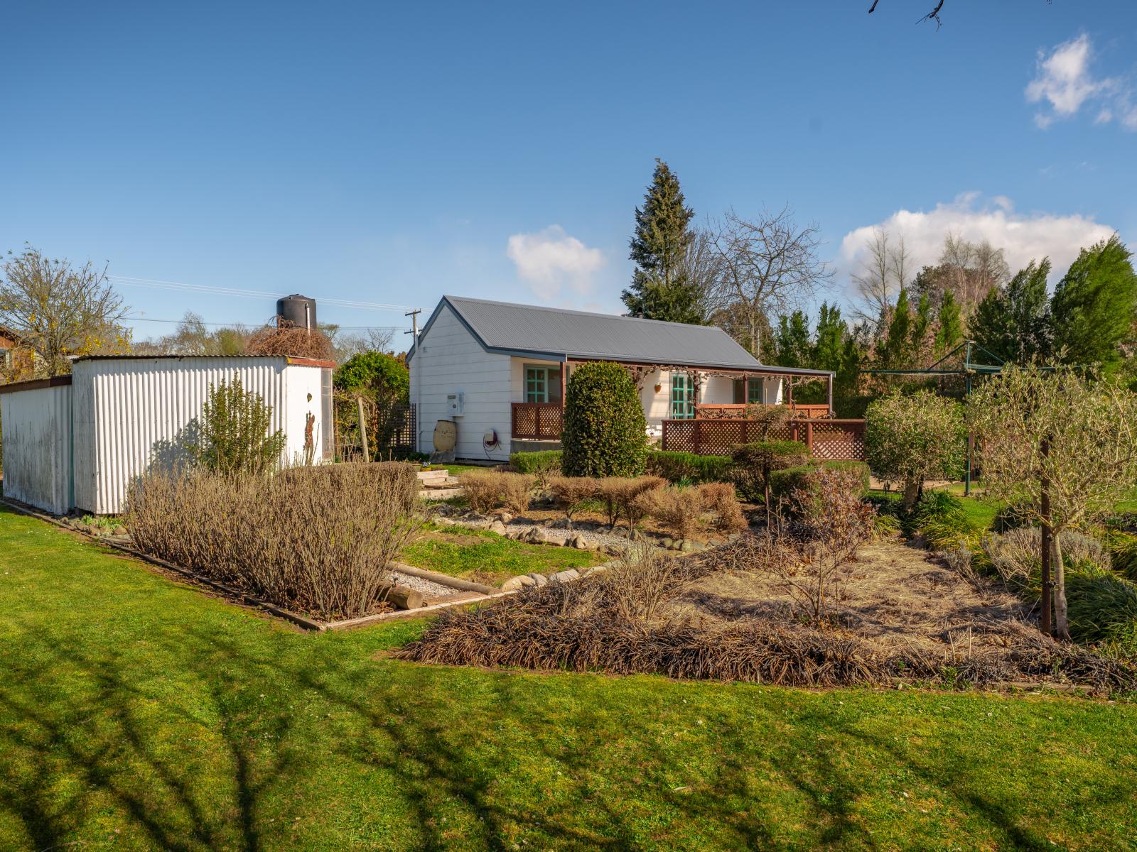 590 Woodbury Road, Woodbury