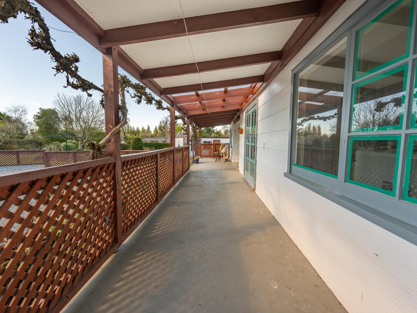 590 Woodbury Road, Woodbury