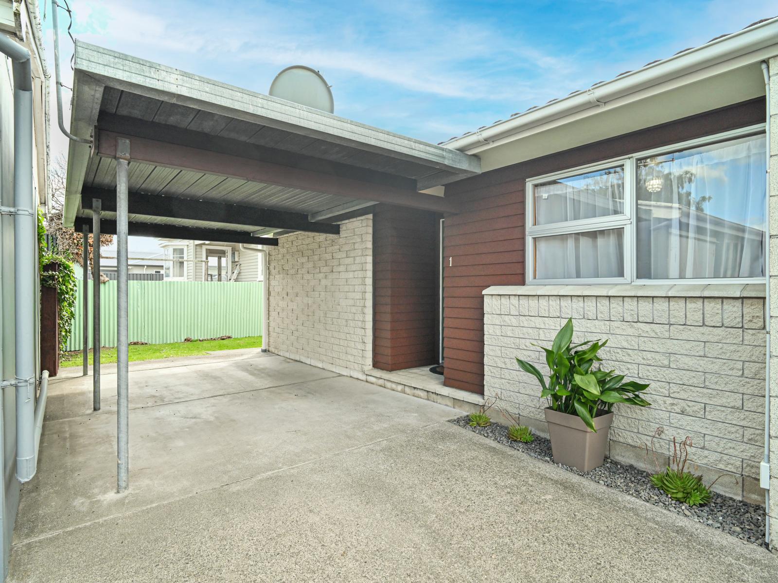 Unit 1, 805 Francis Hicks Avenue, Raureka