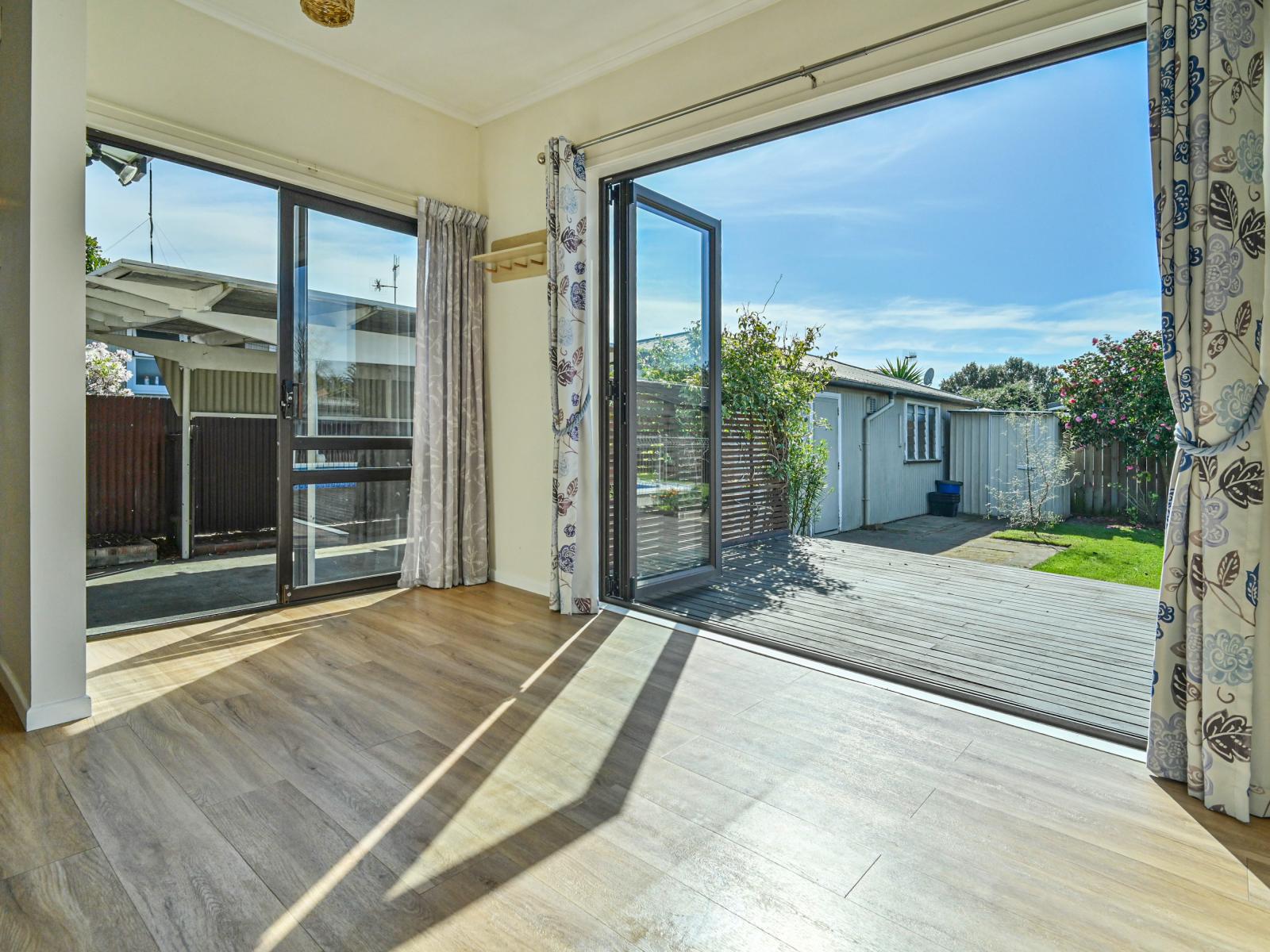 807 Oxford Street, St Leonards