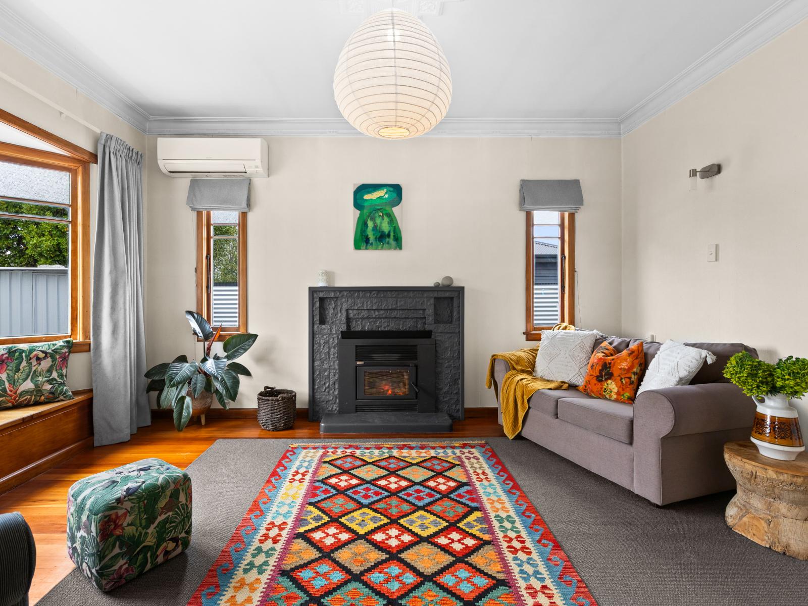 901 Clive Street, Akina
