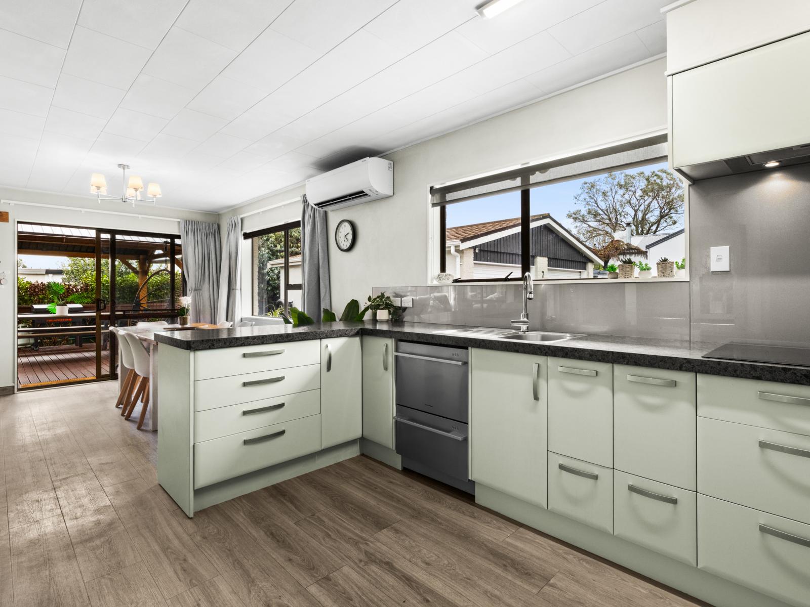 7 Ayto Way, Havelock North
