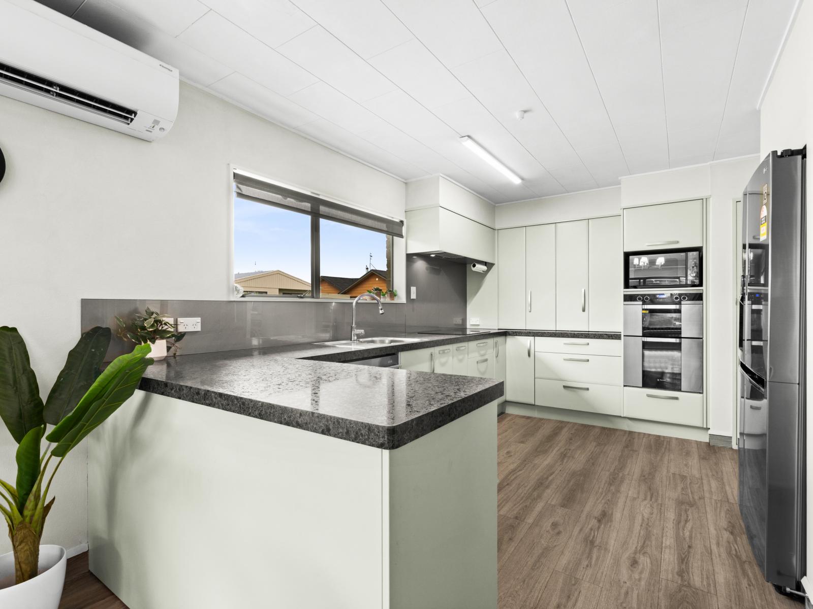 7 Ayto Way, Havelock North
