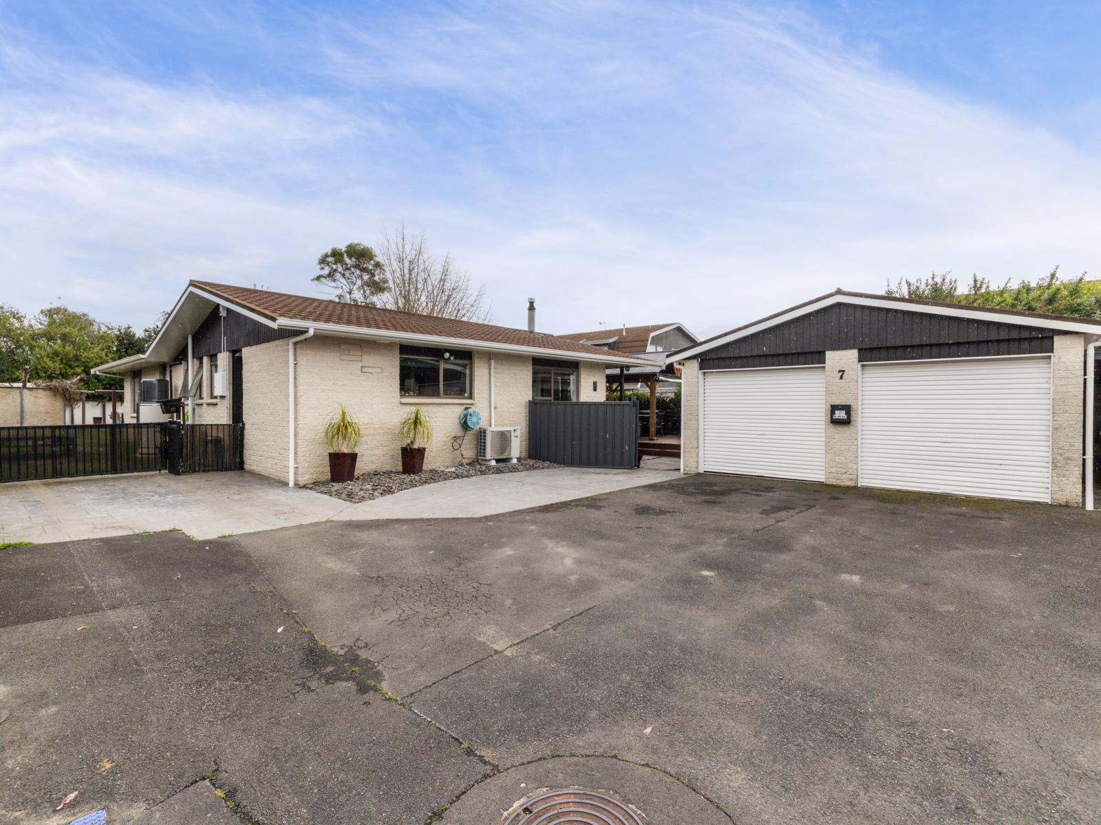 7 Ayto Way, Havelock North