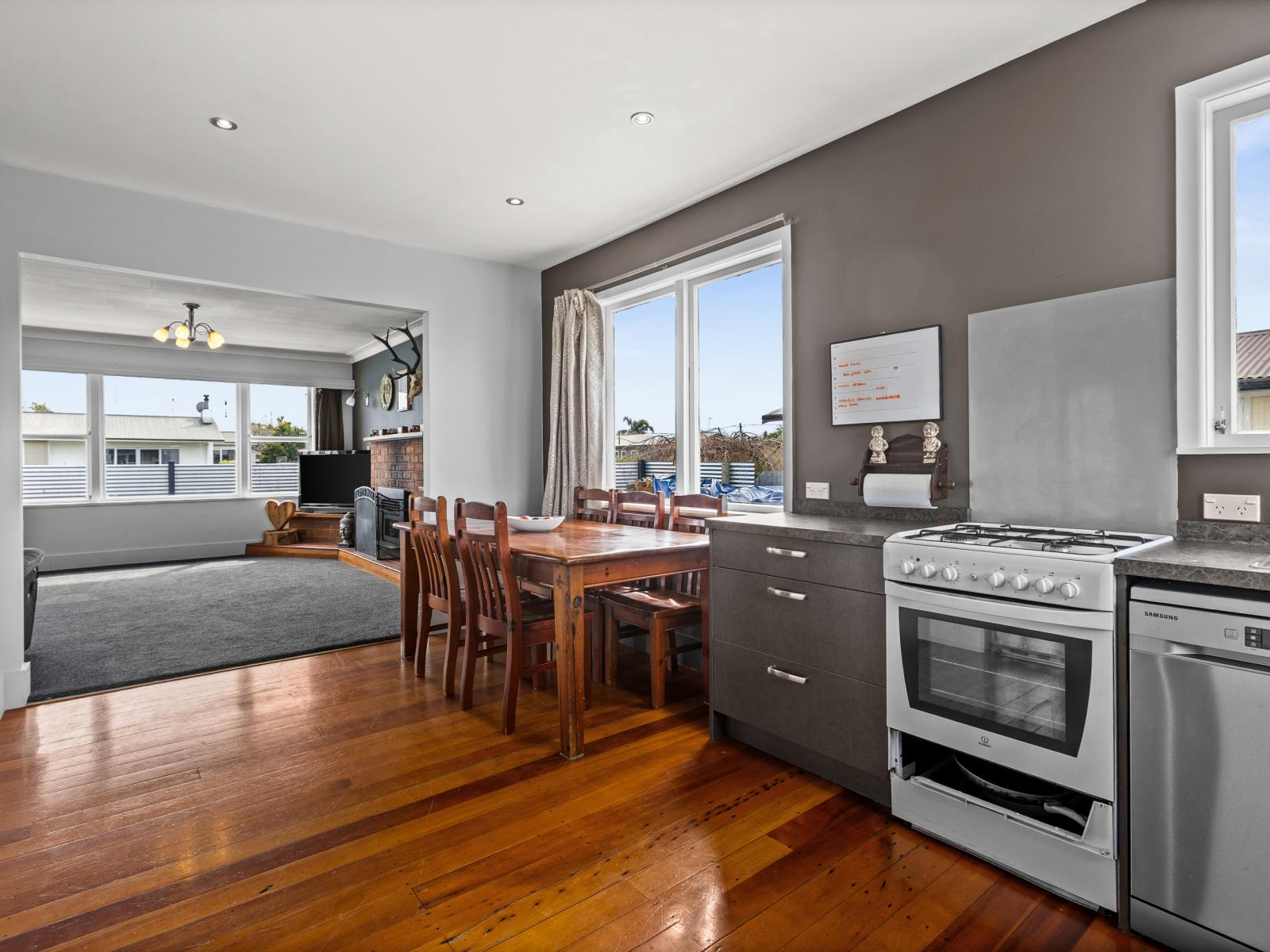 1305 Briggs Place, Mayfair