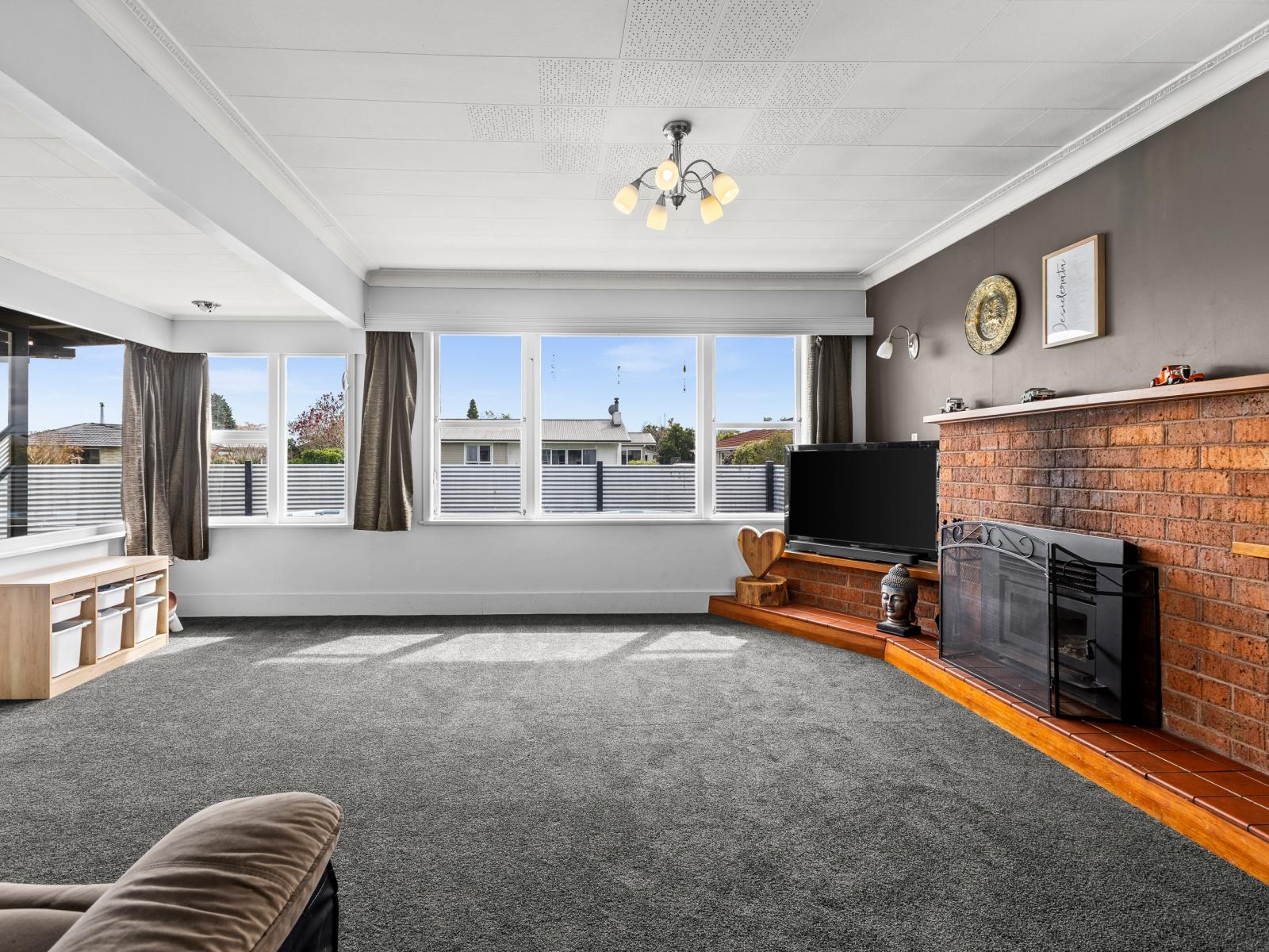 1305 Briggs Place, Mayfair