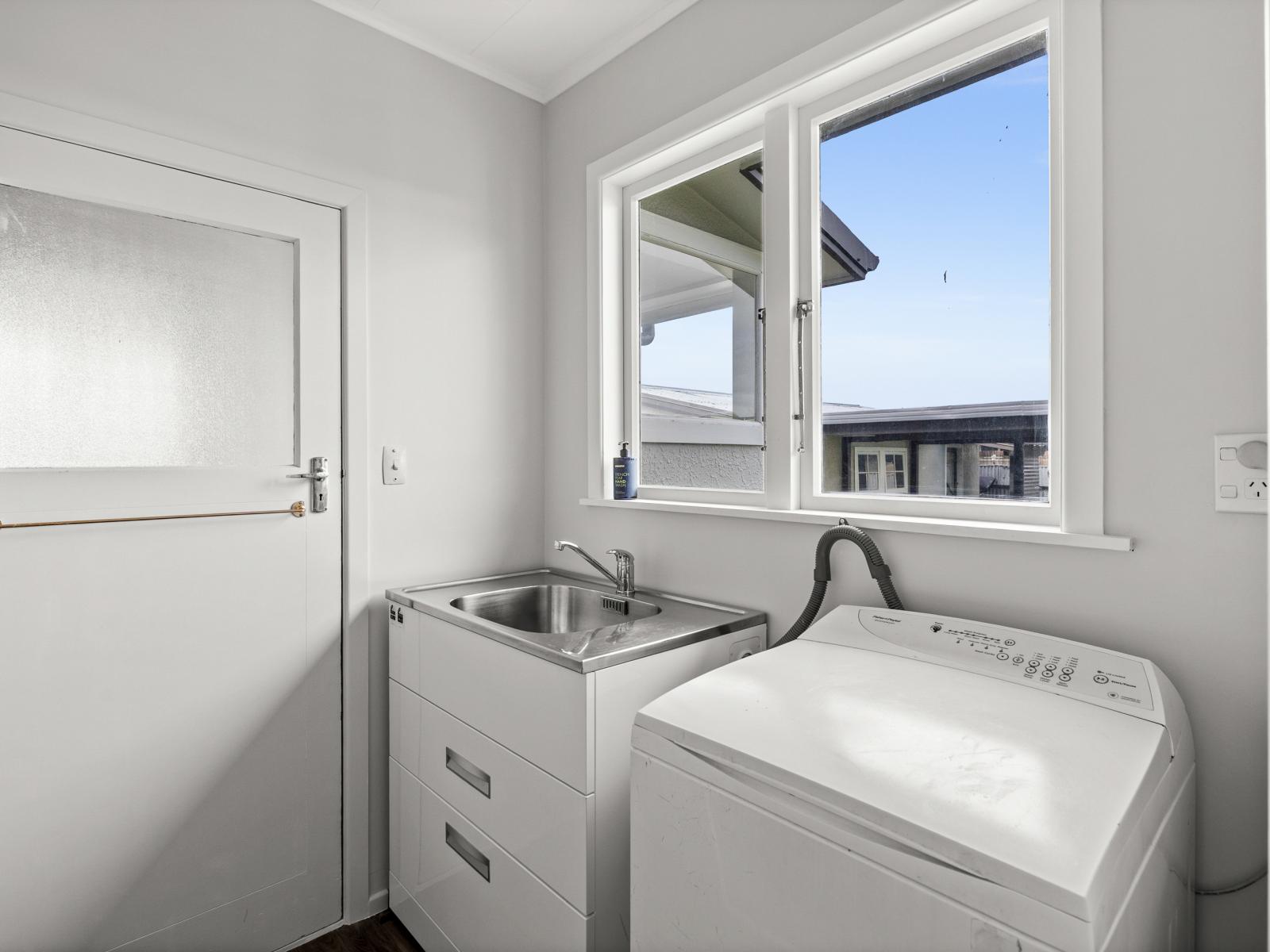 1305 Briggs Place, Mayfair