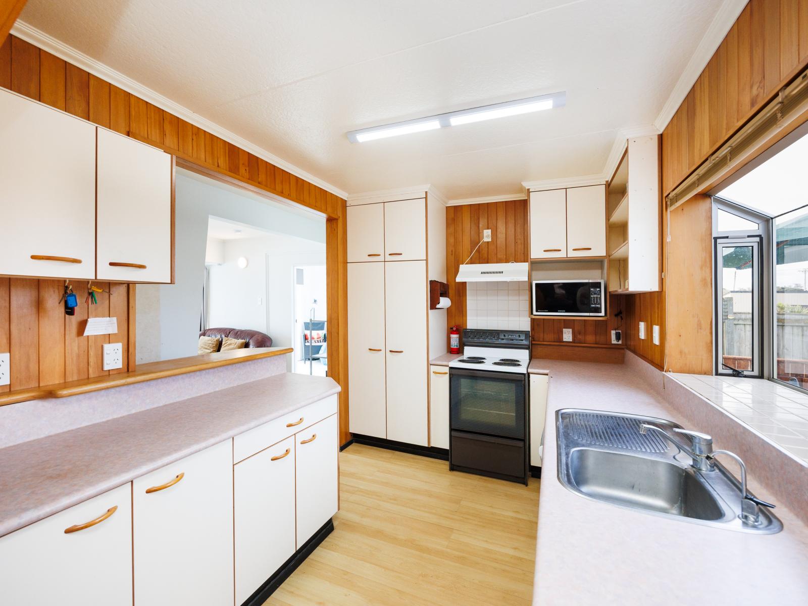31 Hunia Terrace, Himatangi Beach