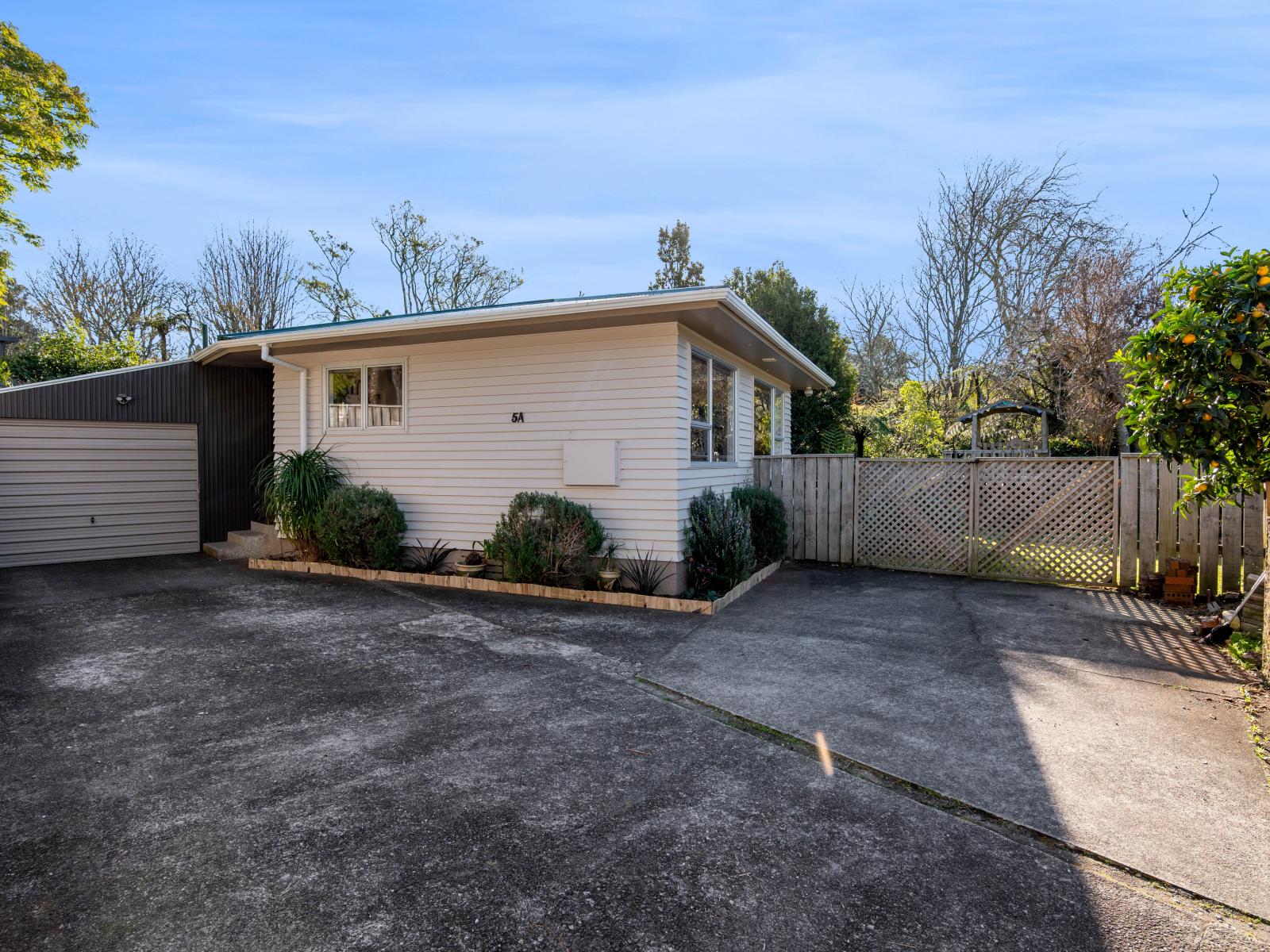 5a Marina Grove, Frankleigh Park