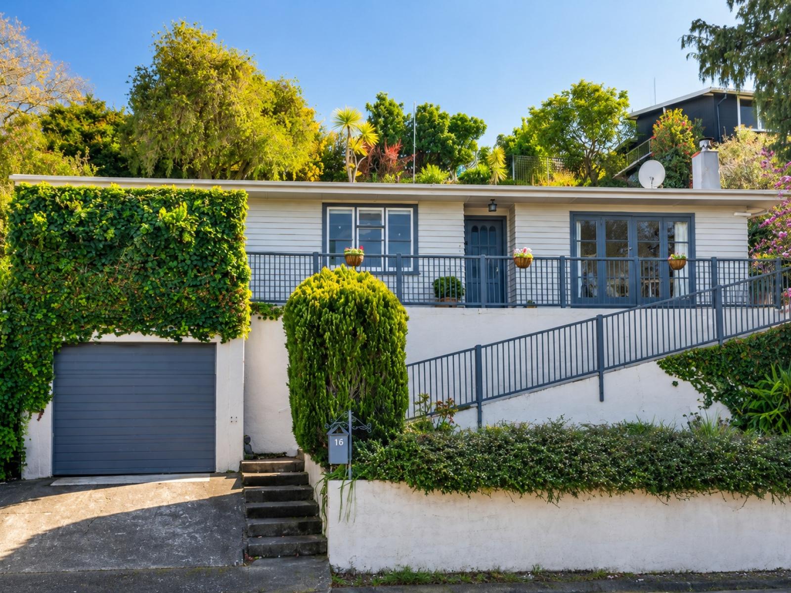 16 Spencer Road, Hospital Hill