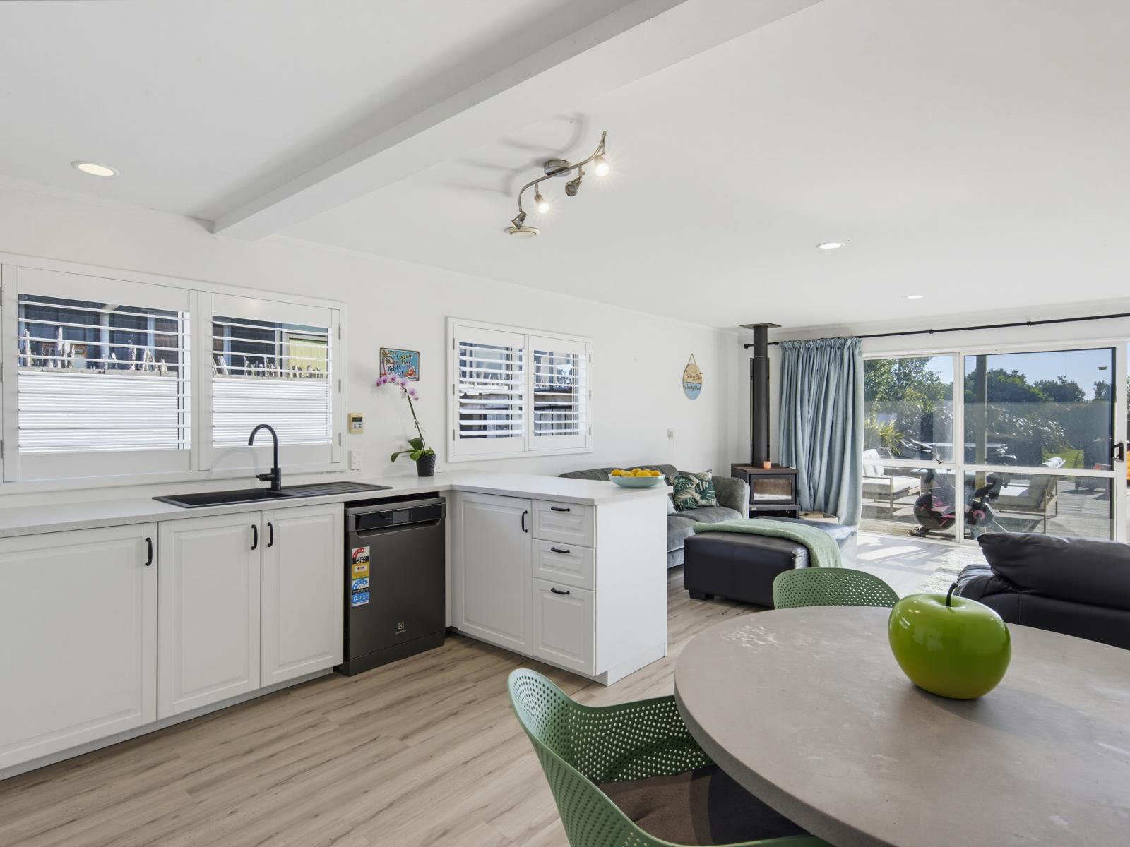 11 Rodney Avenue, Te Horo Beach