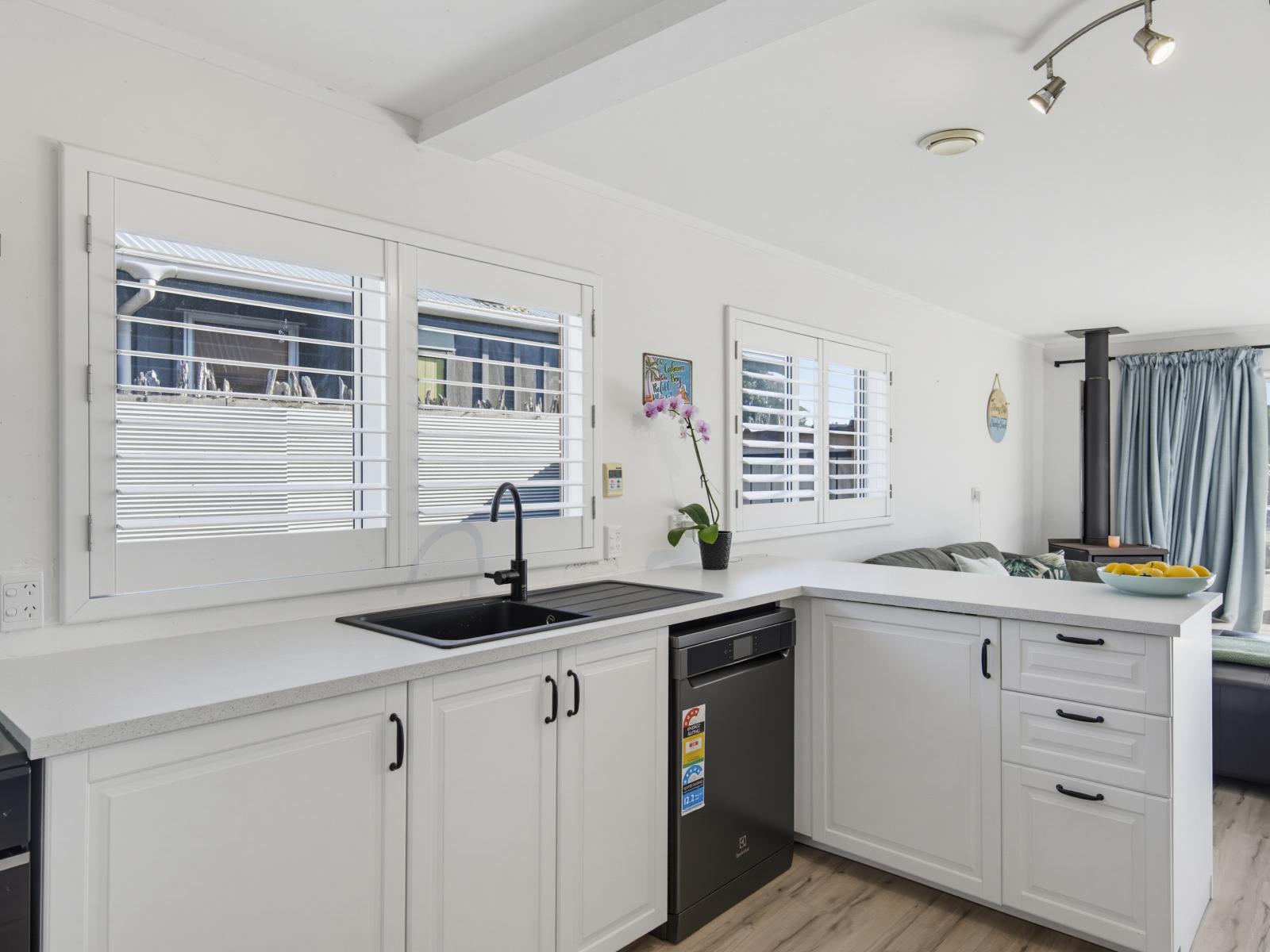 11 Rodney Avenue, Te Horo Beach