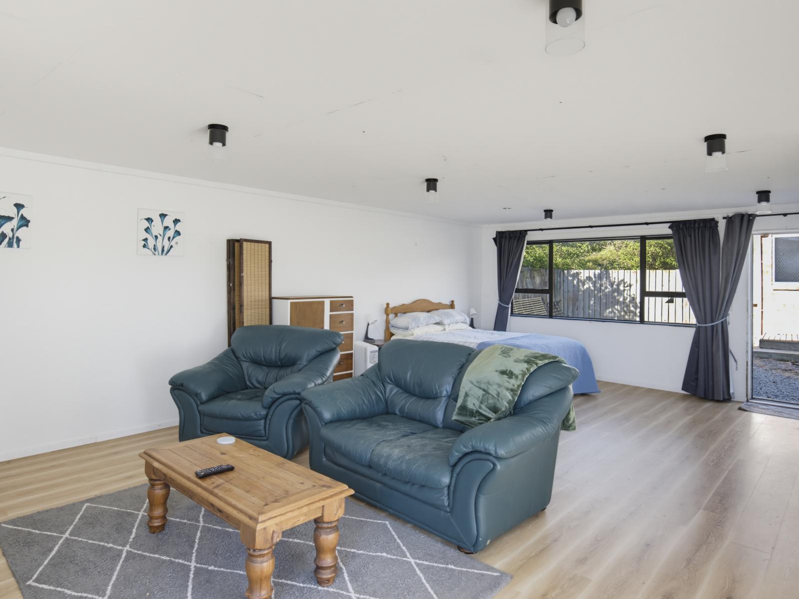 11 Rodney Avenue, Te Horo Beach