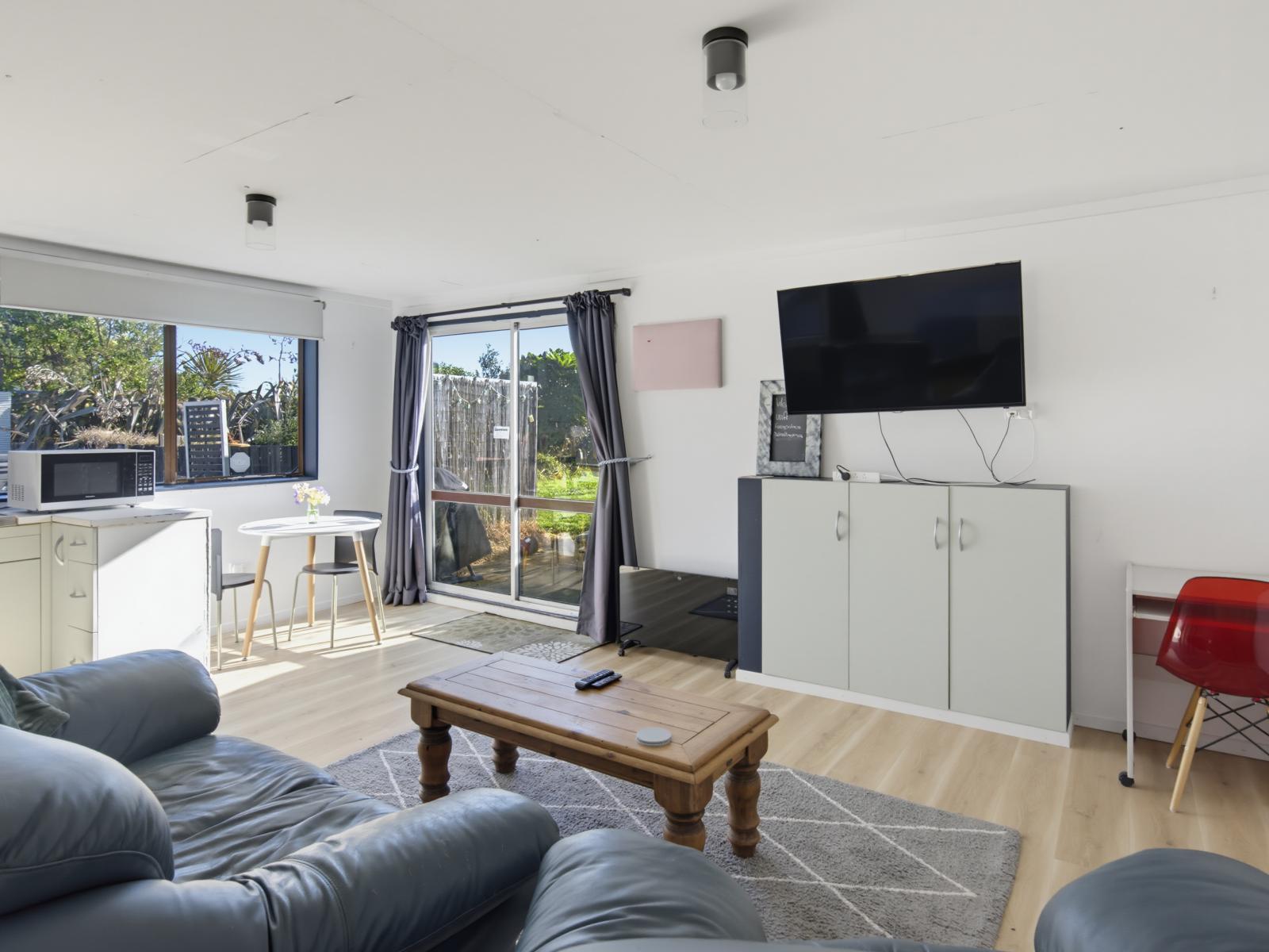 11 Rodney Avenue, Te Horo Beach