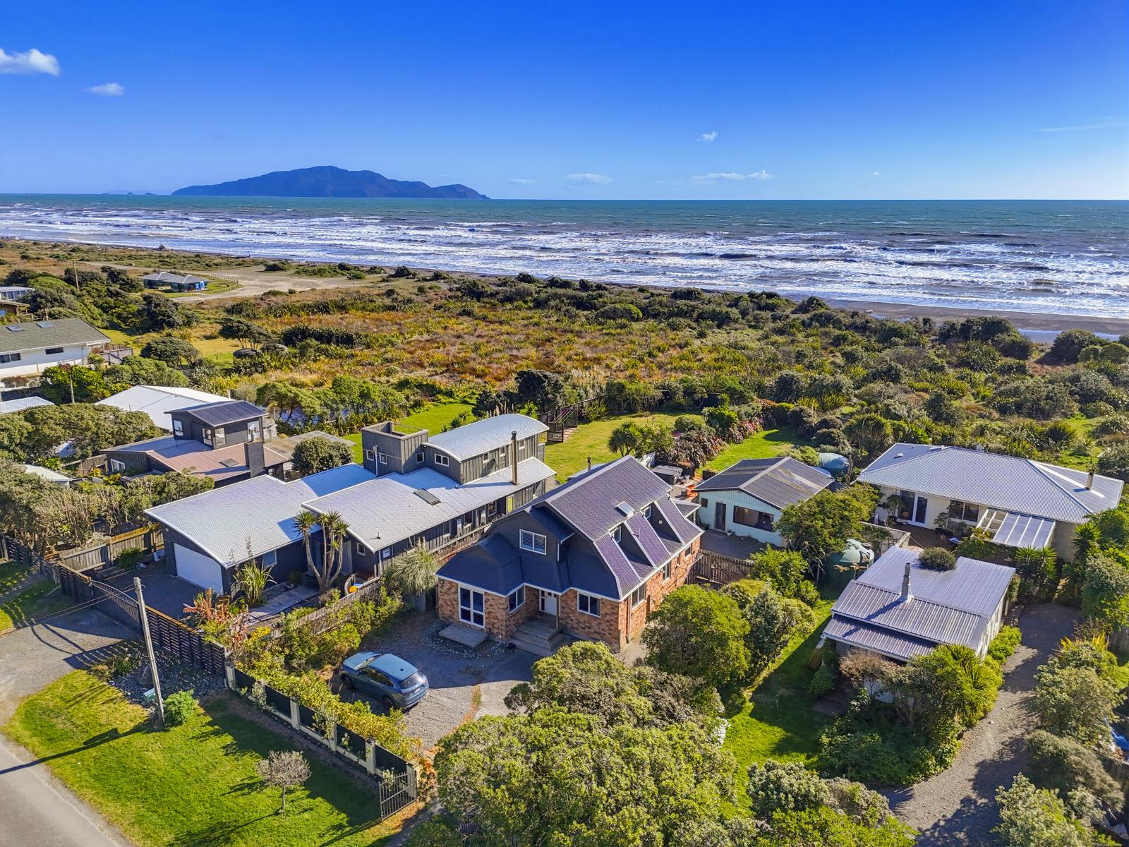 11 Rodney Avenue, Te Horo Beach