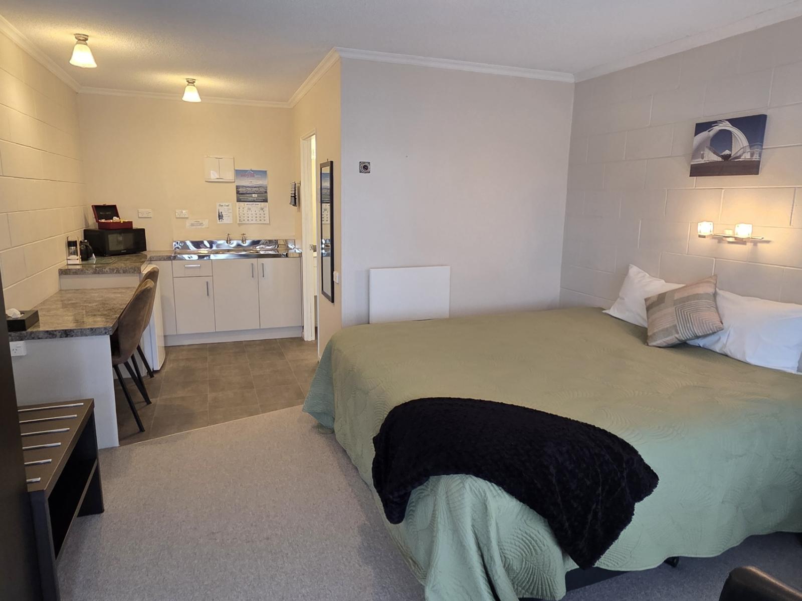 56 Mountain Road, Sentry Hill