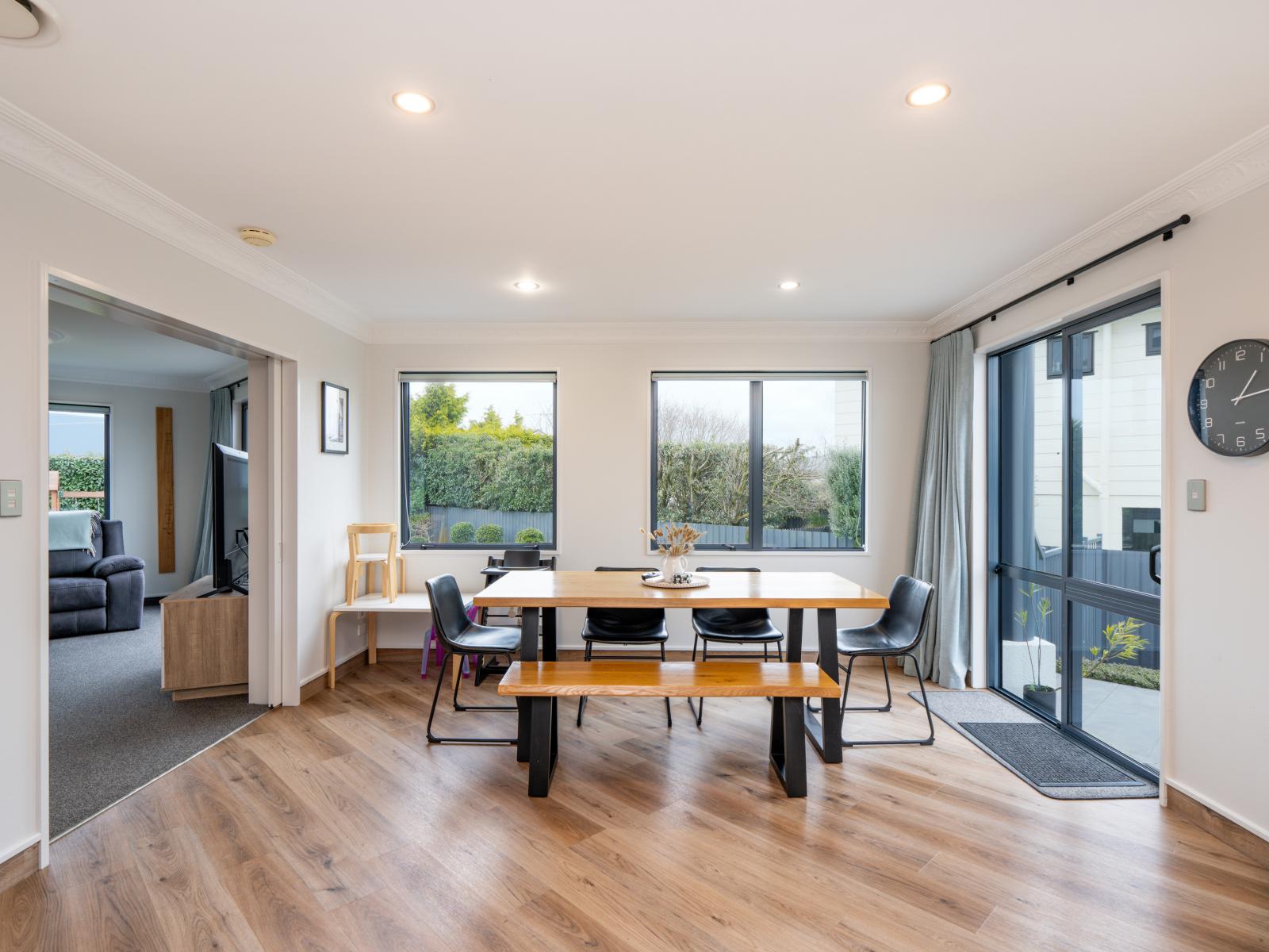 712 Queens Drive, Waikiwi