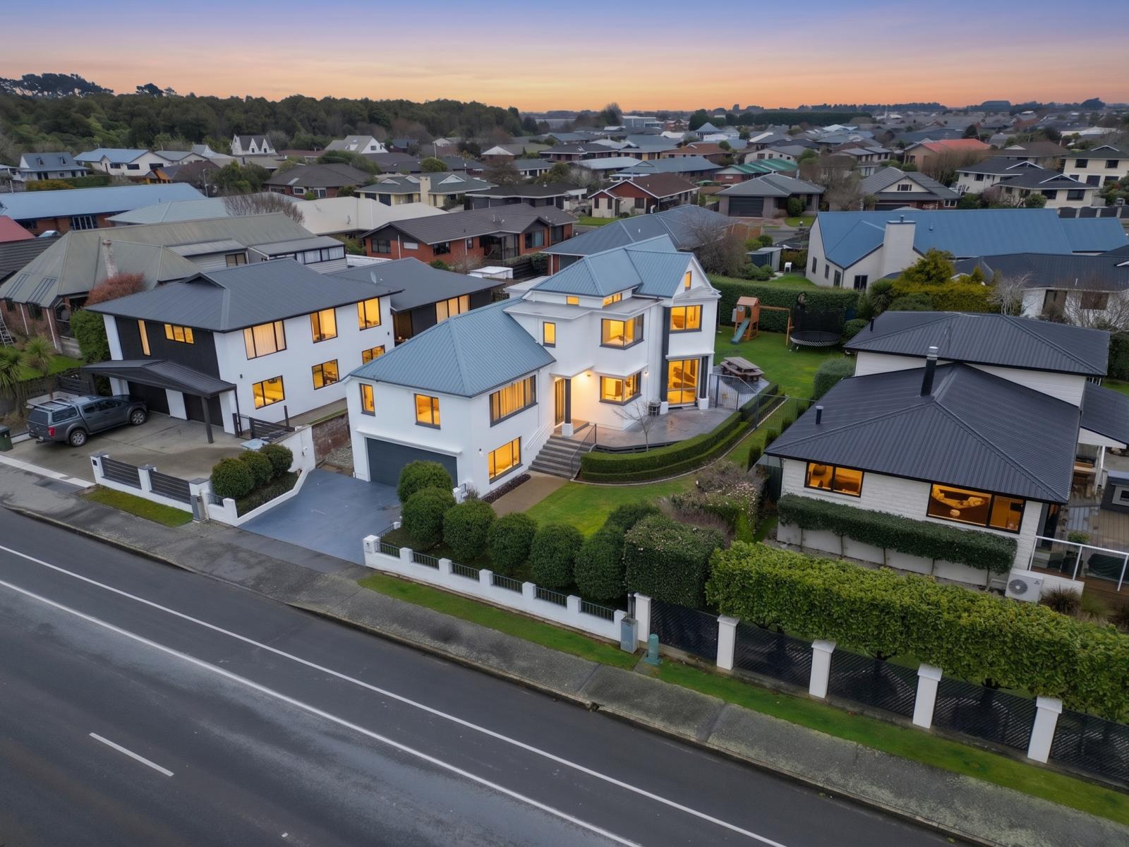 712 Queens Drive, Waikiwi