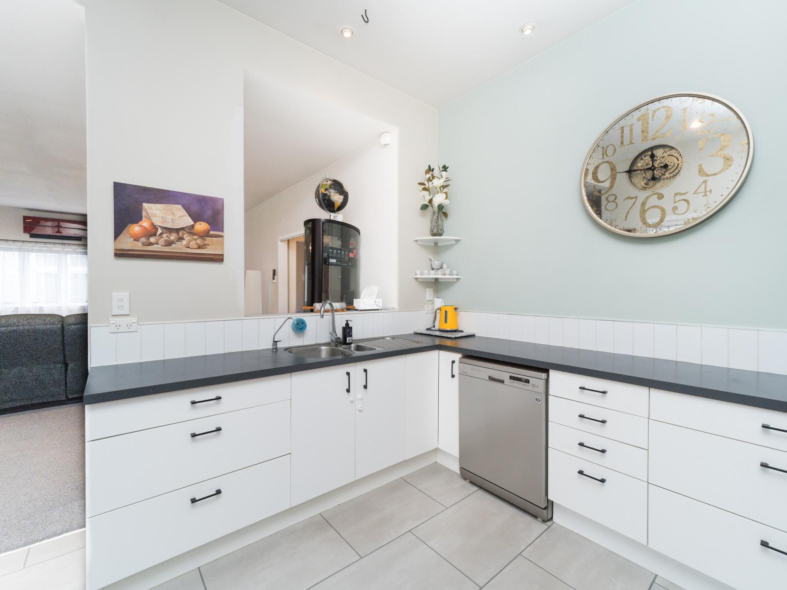 12 Bryant Street, Takaro