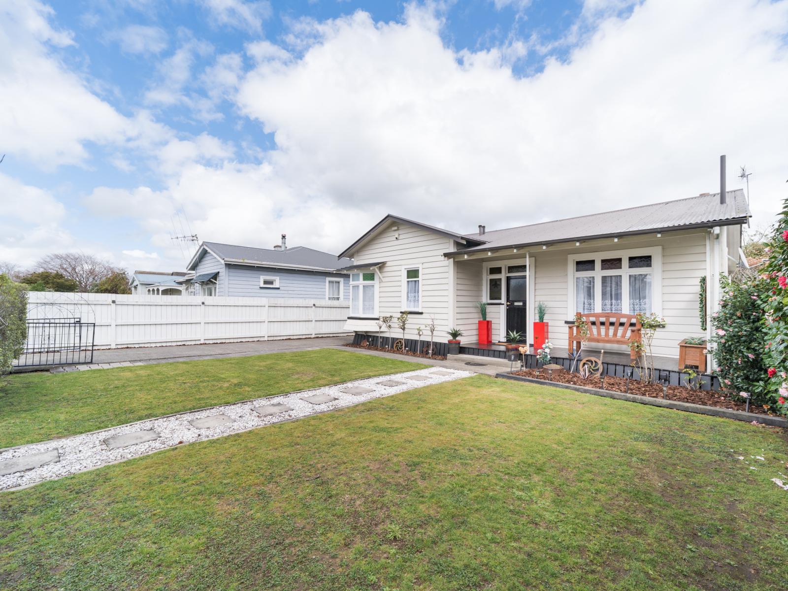 12 Bryant Street, Takaro