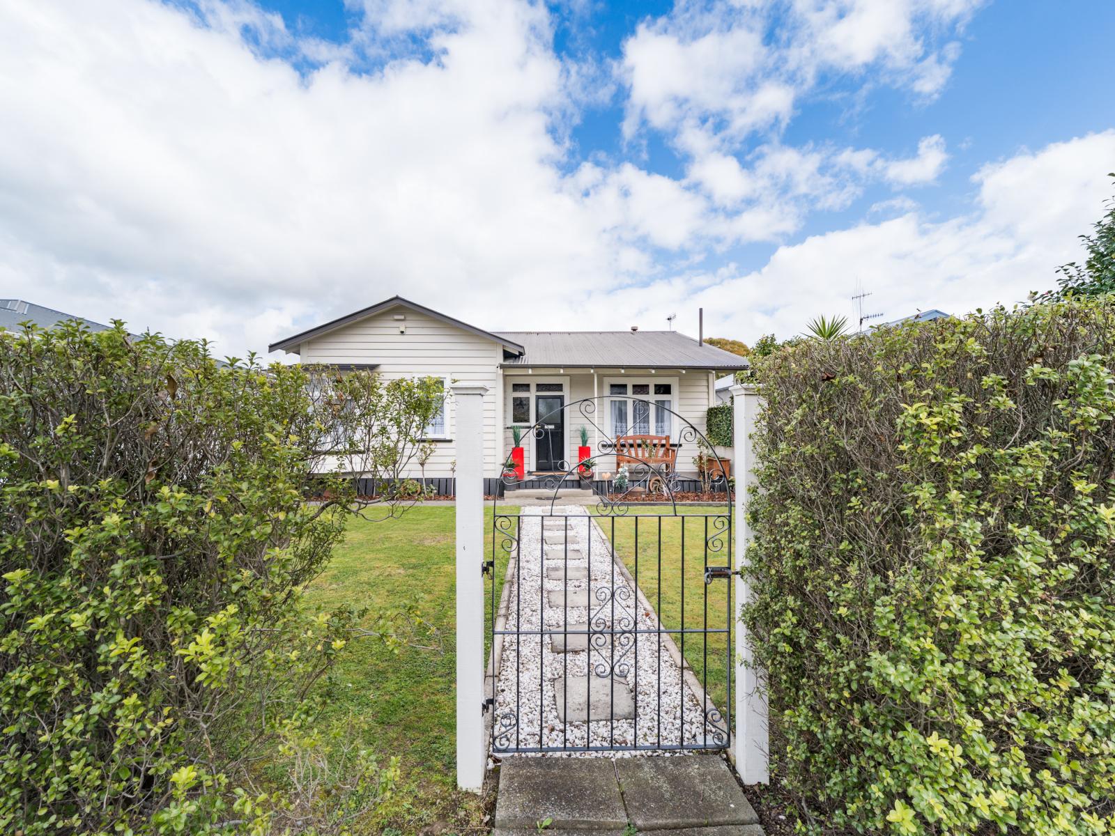 12 Bryant Street, Takaro