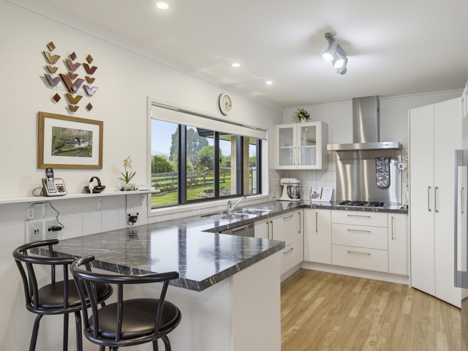 53 Pohutukawa Drive, Levin