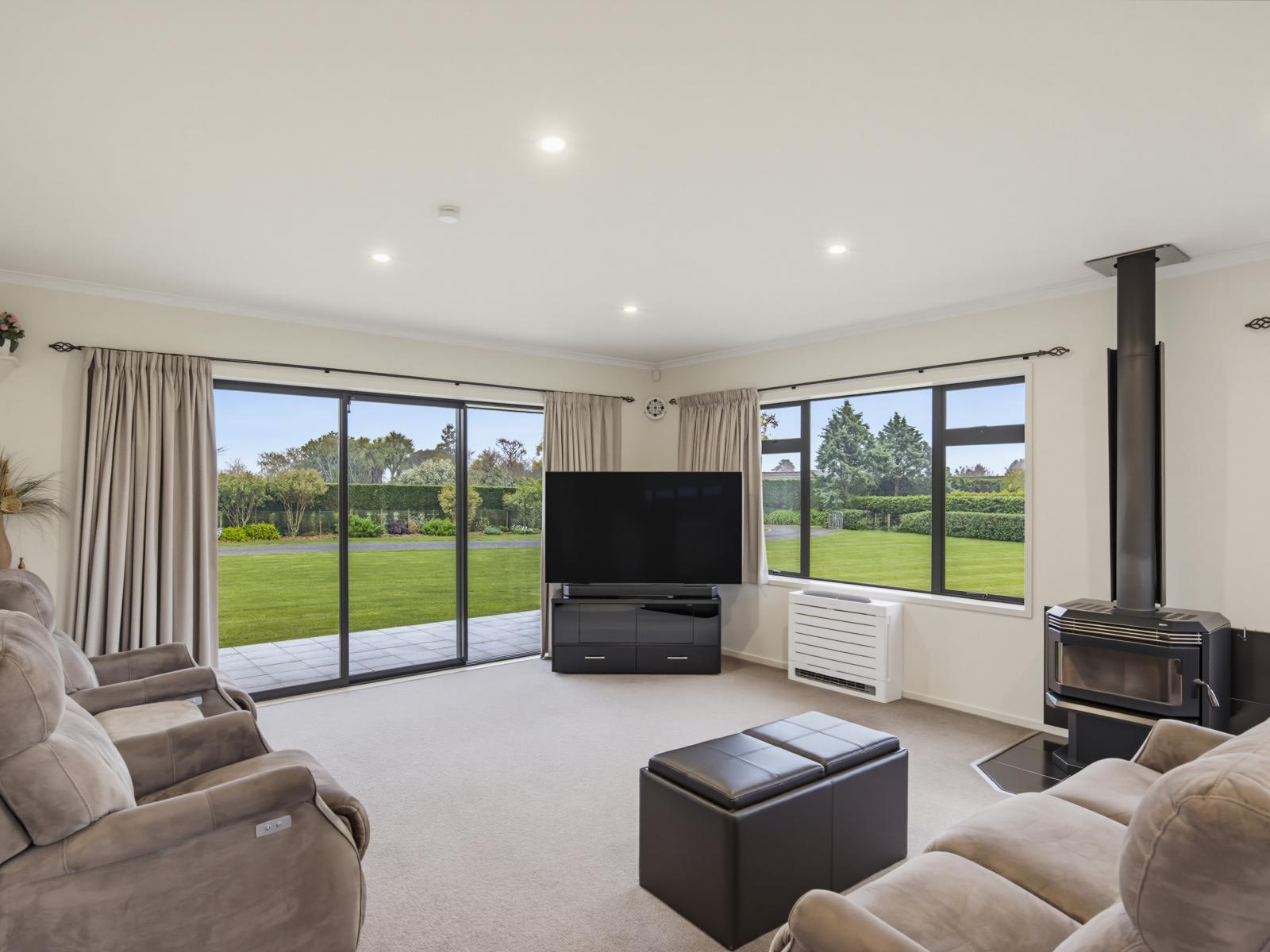 53 Pohutukawa Drive, Levin