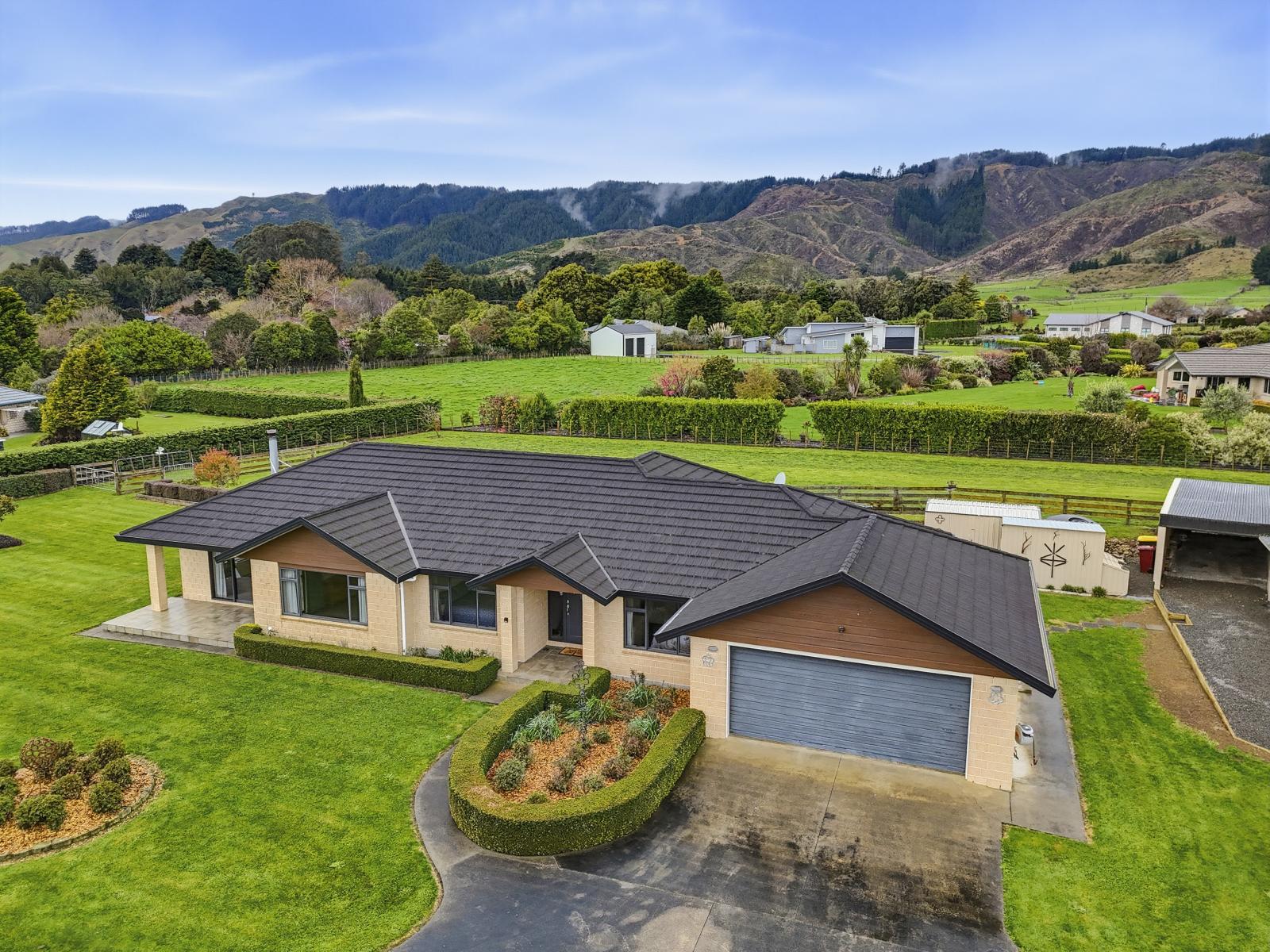 53 Pohutukawa Drive, Levin