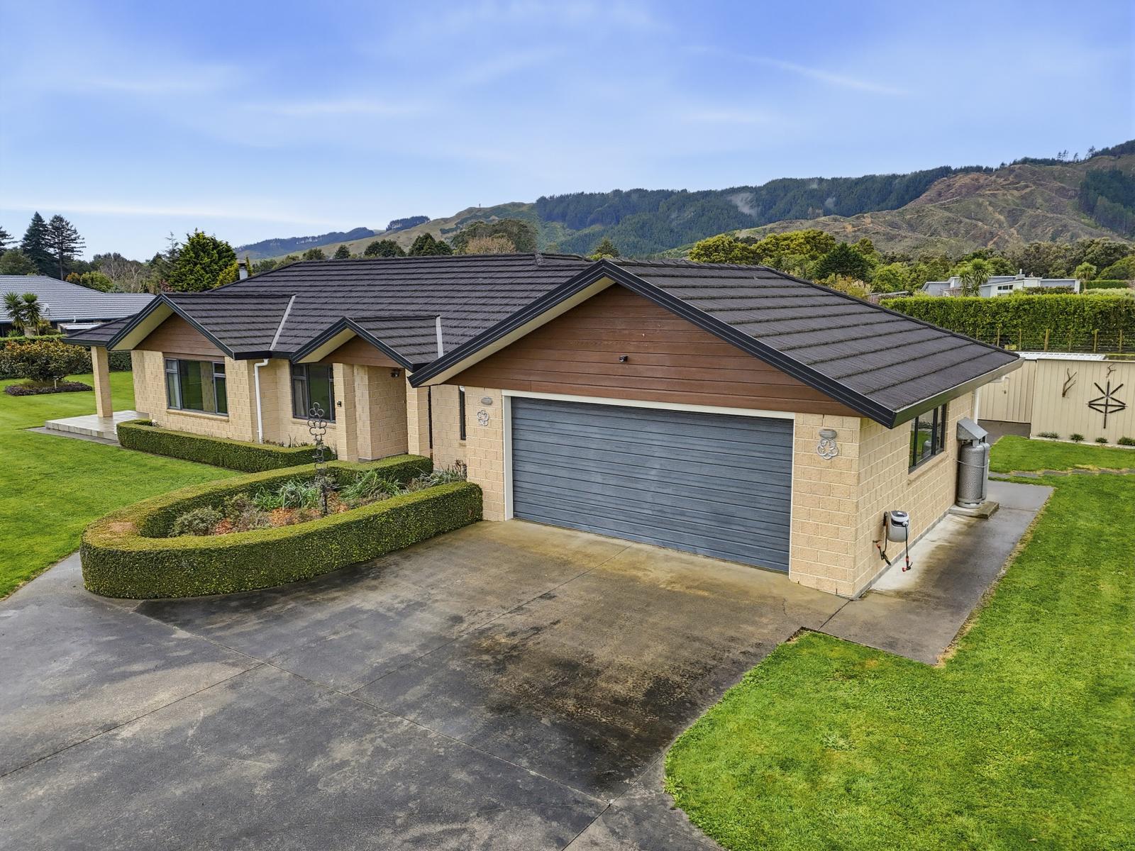 53 Pohutukawa Drive, Levin
