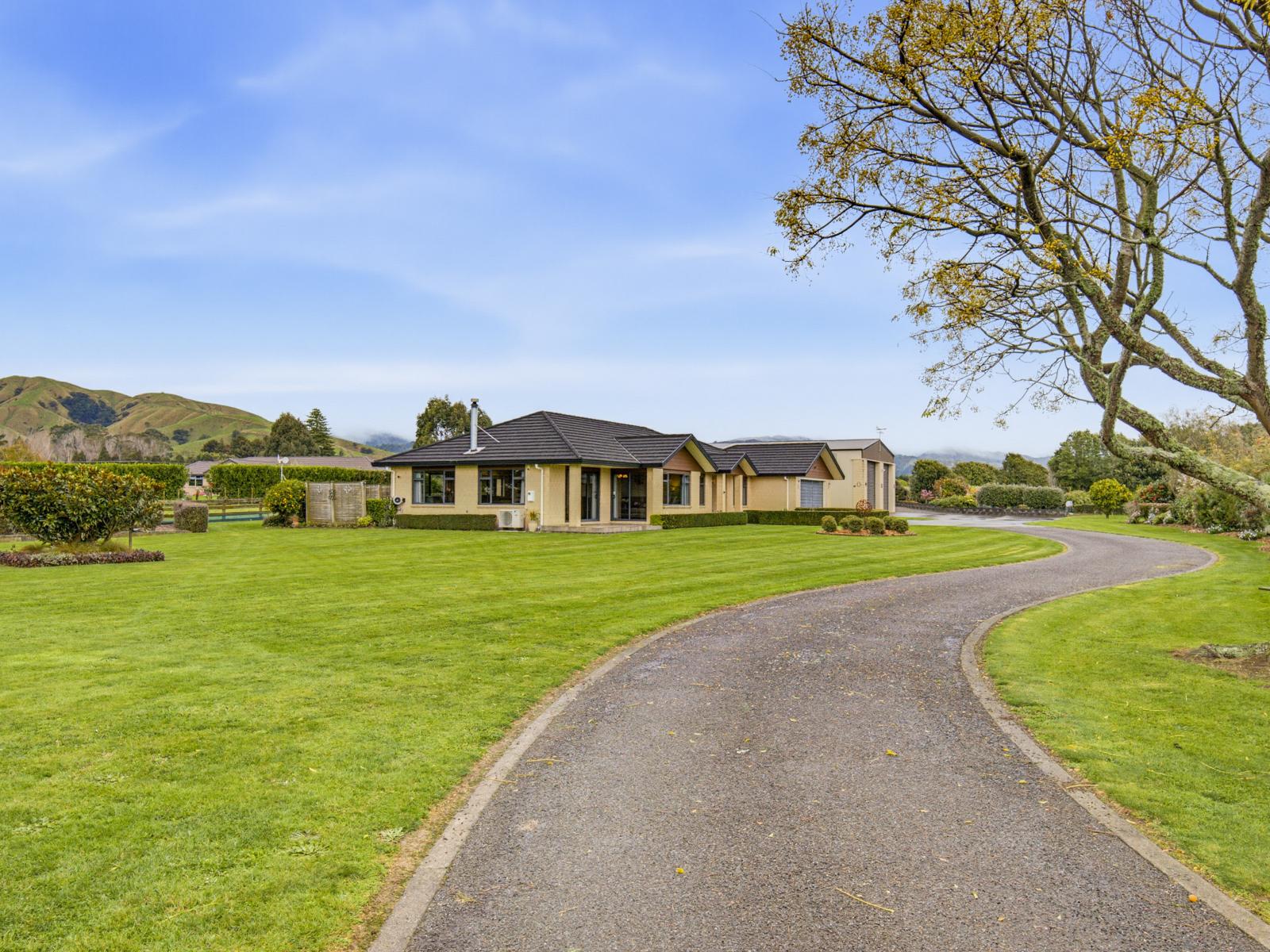 53 Pohutukawa Drive, Levin