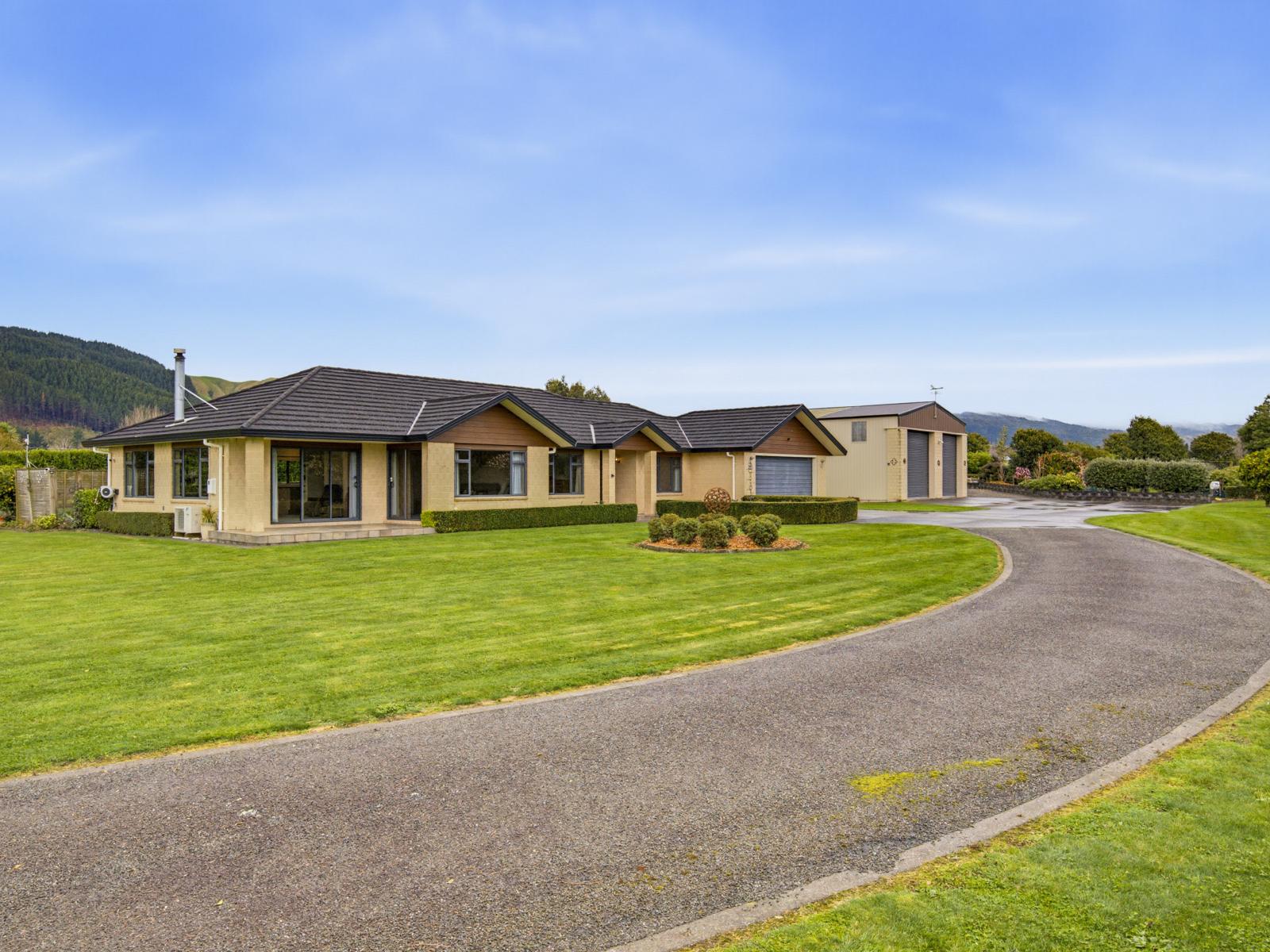 53 Pohutukawa Drive, Levin