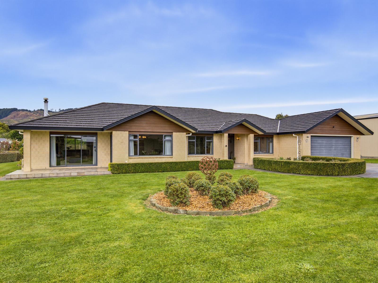 53 Pohutukawa Drive, Levin