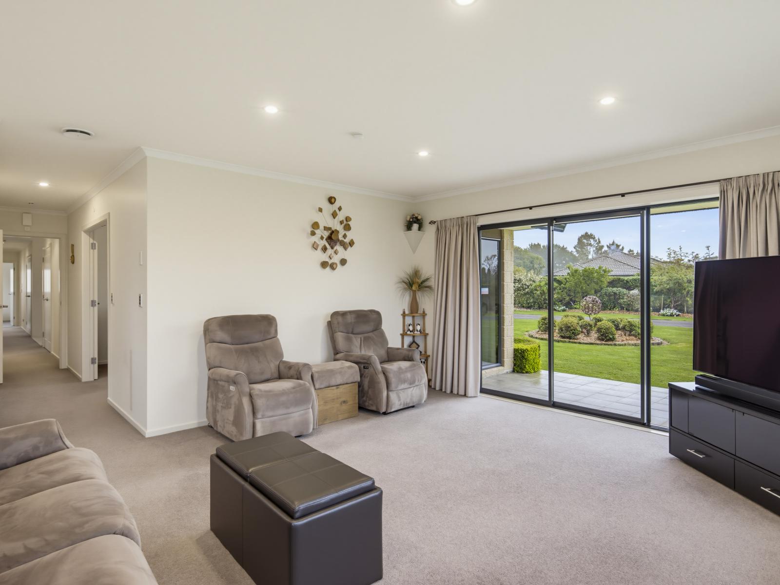 53 Pohutukawa Drive, Levin