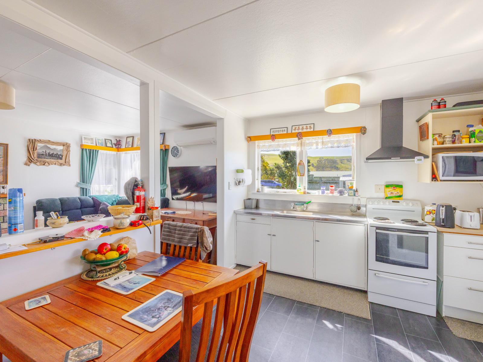 10 Jones Street, Porangahau