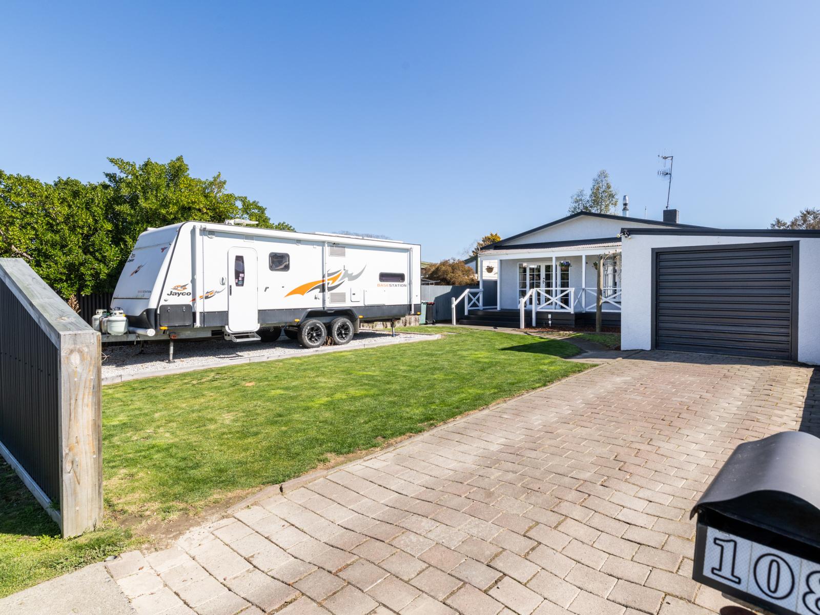 108 Frimley Avenue, Frimley