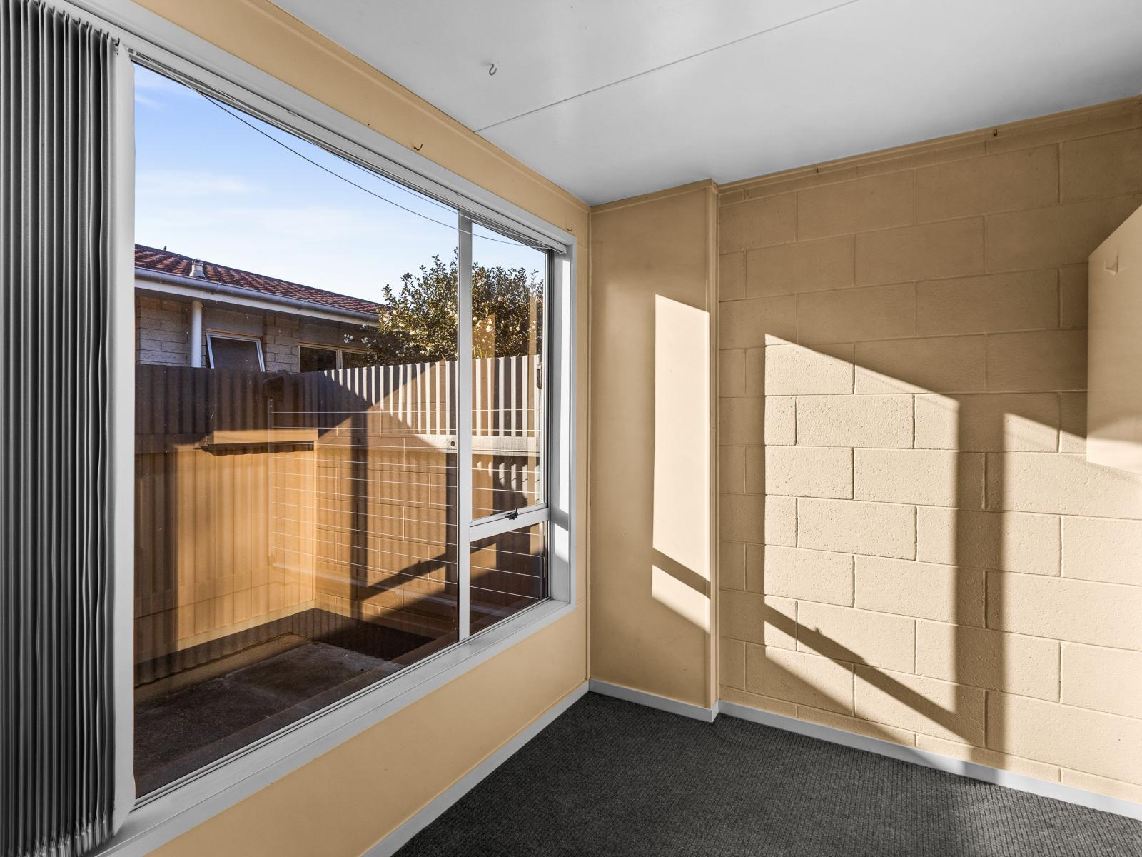 300 Willowpark Road North, Hastings