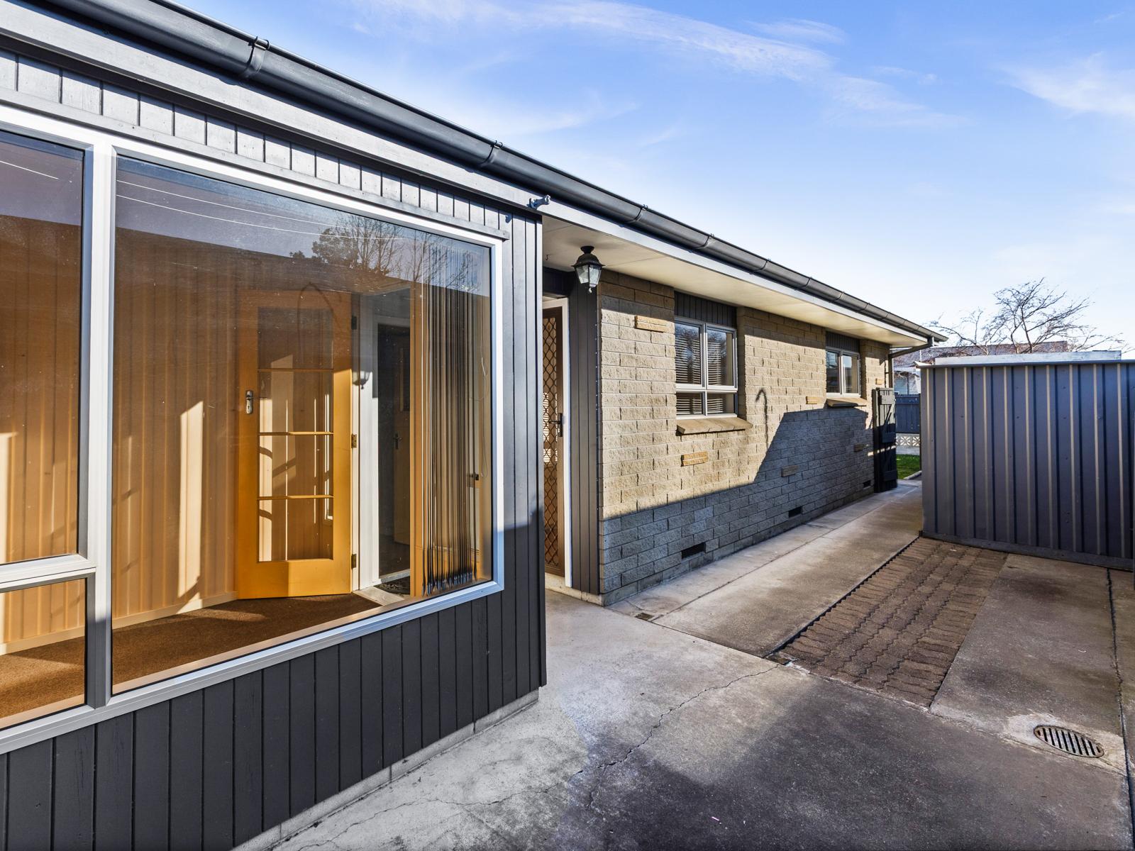 300 Willowpark Road North, Hastings