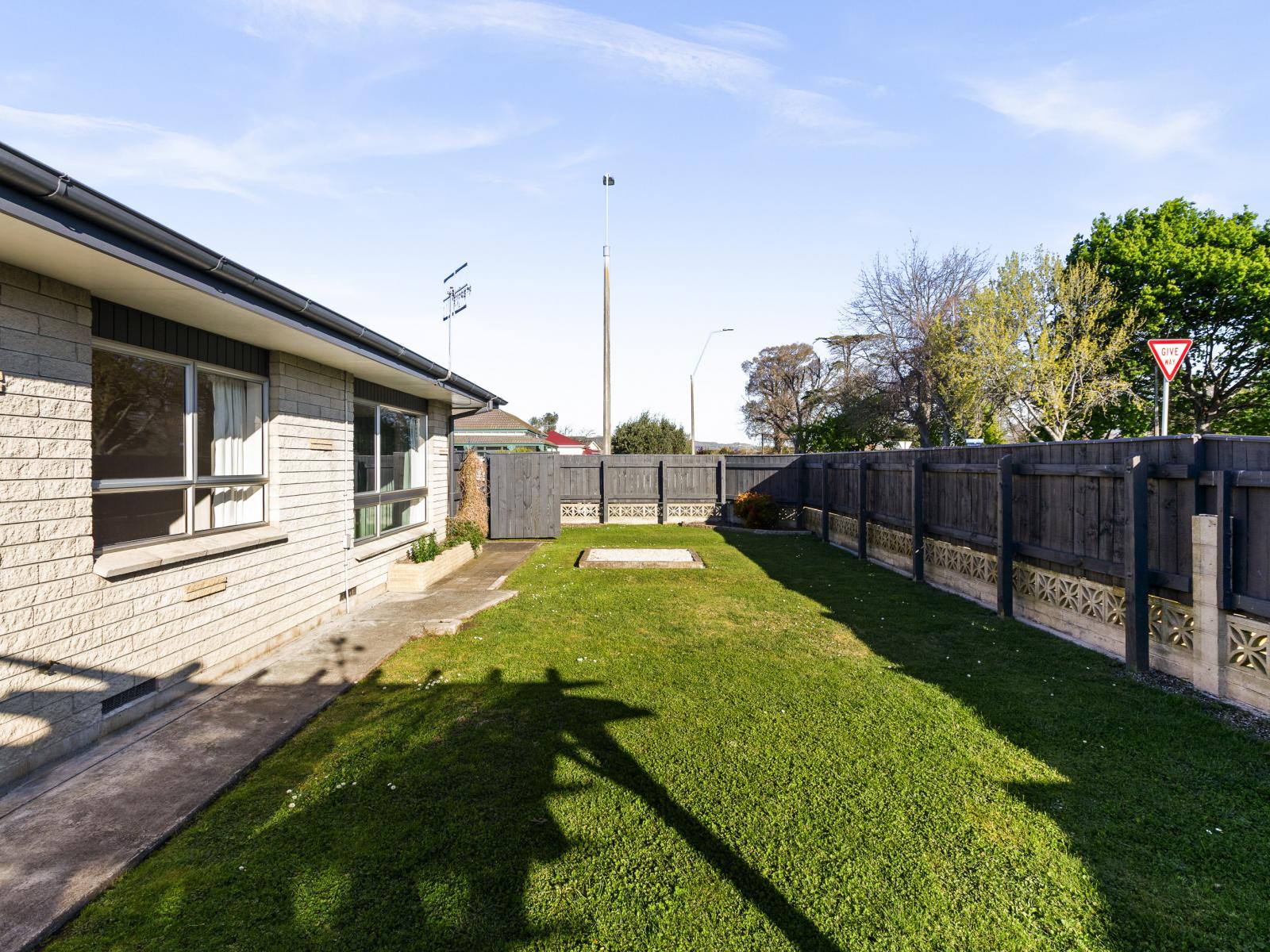 300 Willowpark Road North, Hastings