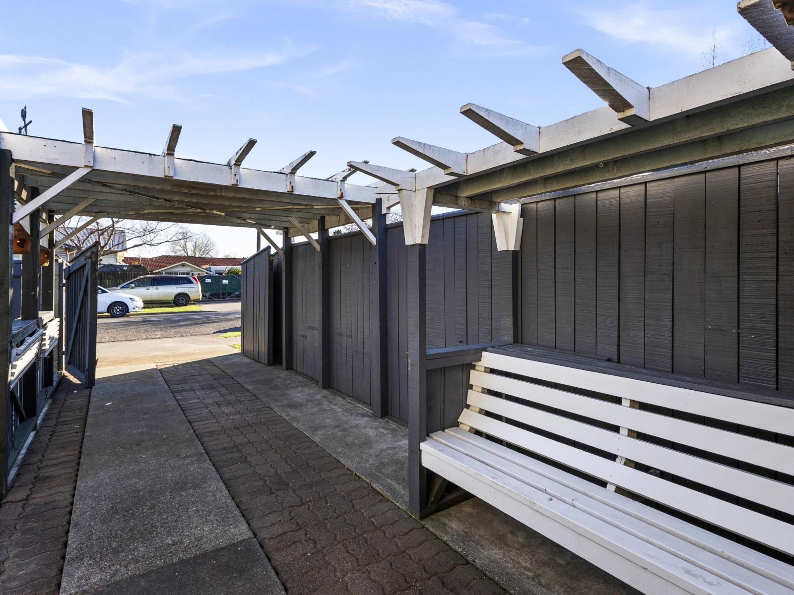 300 Willowpark Road North, Hastings