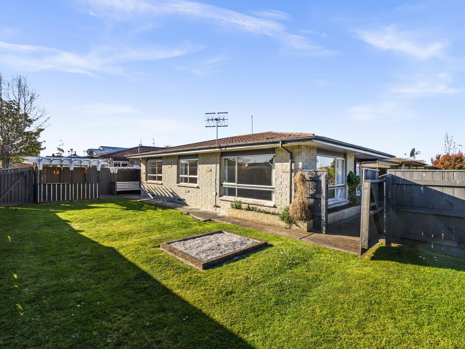 300 Willowpark Road North, Hastings
