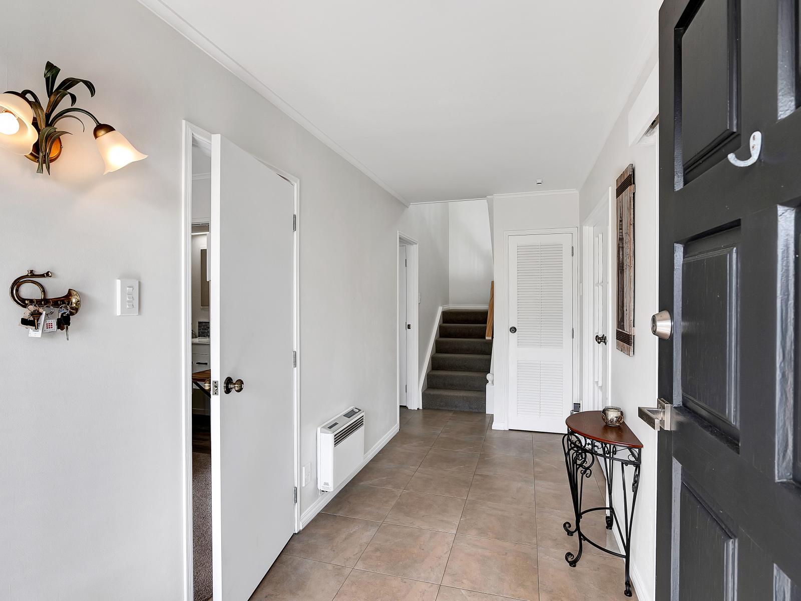 11 Leatham Avenue, Strandon