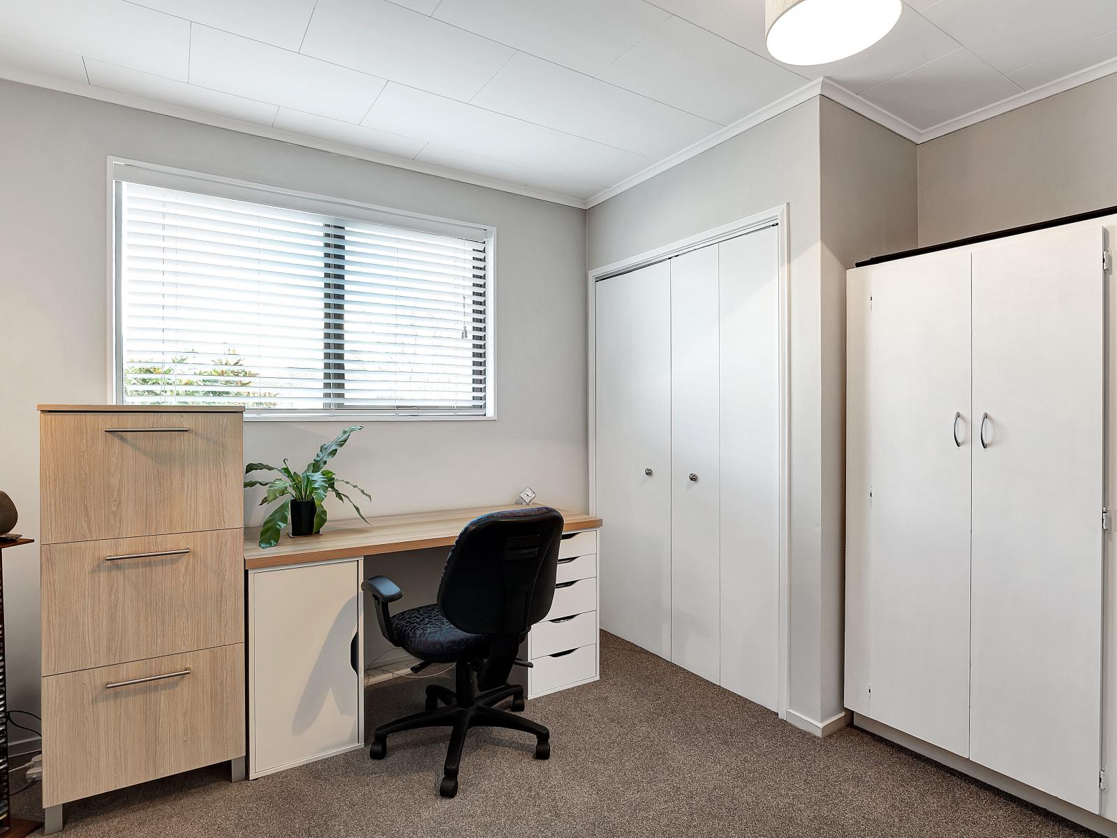 11 Leatham Avenue, Strandon