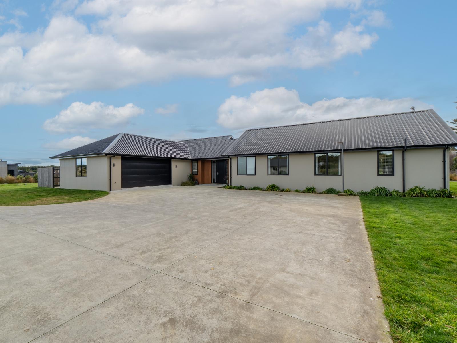 111 Blairlogie Close, Otatara